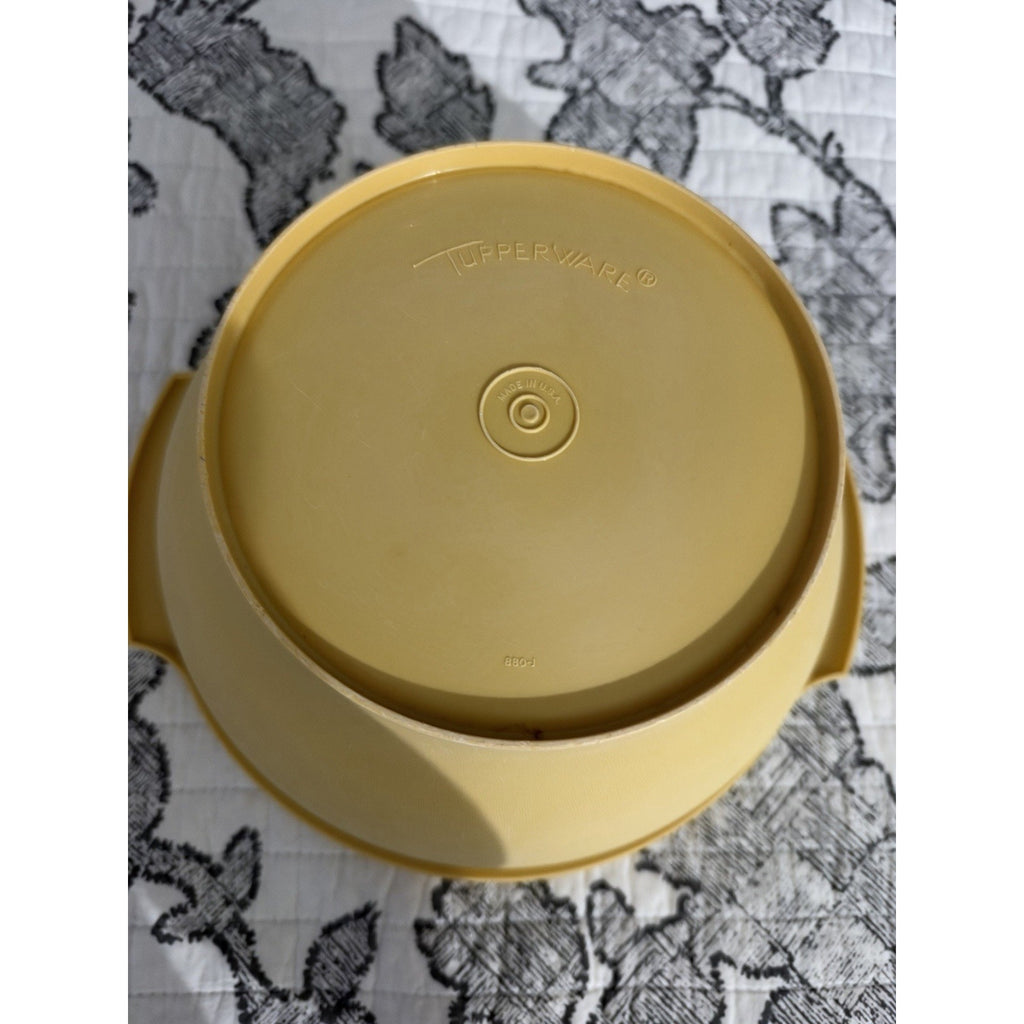 VTG Tupperware Servalier Harvest Gold 6"x12”Salad Serving Bowl & Lid 880 CLEAN