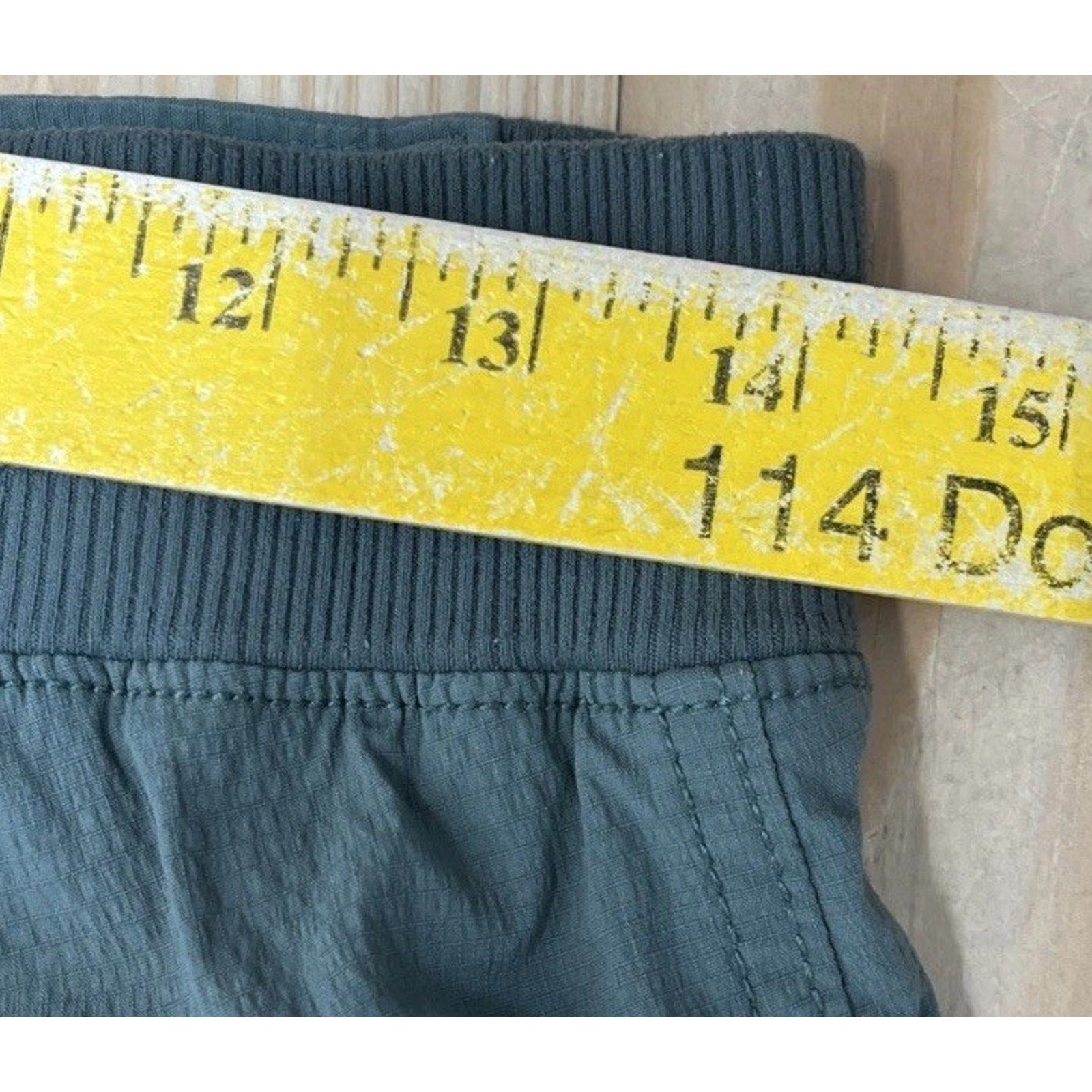 Athleta Hiking Shorts - Trekkie Green Cuffed Shorts 2