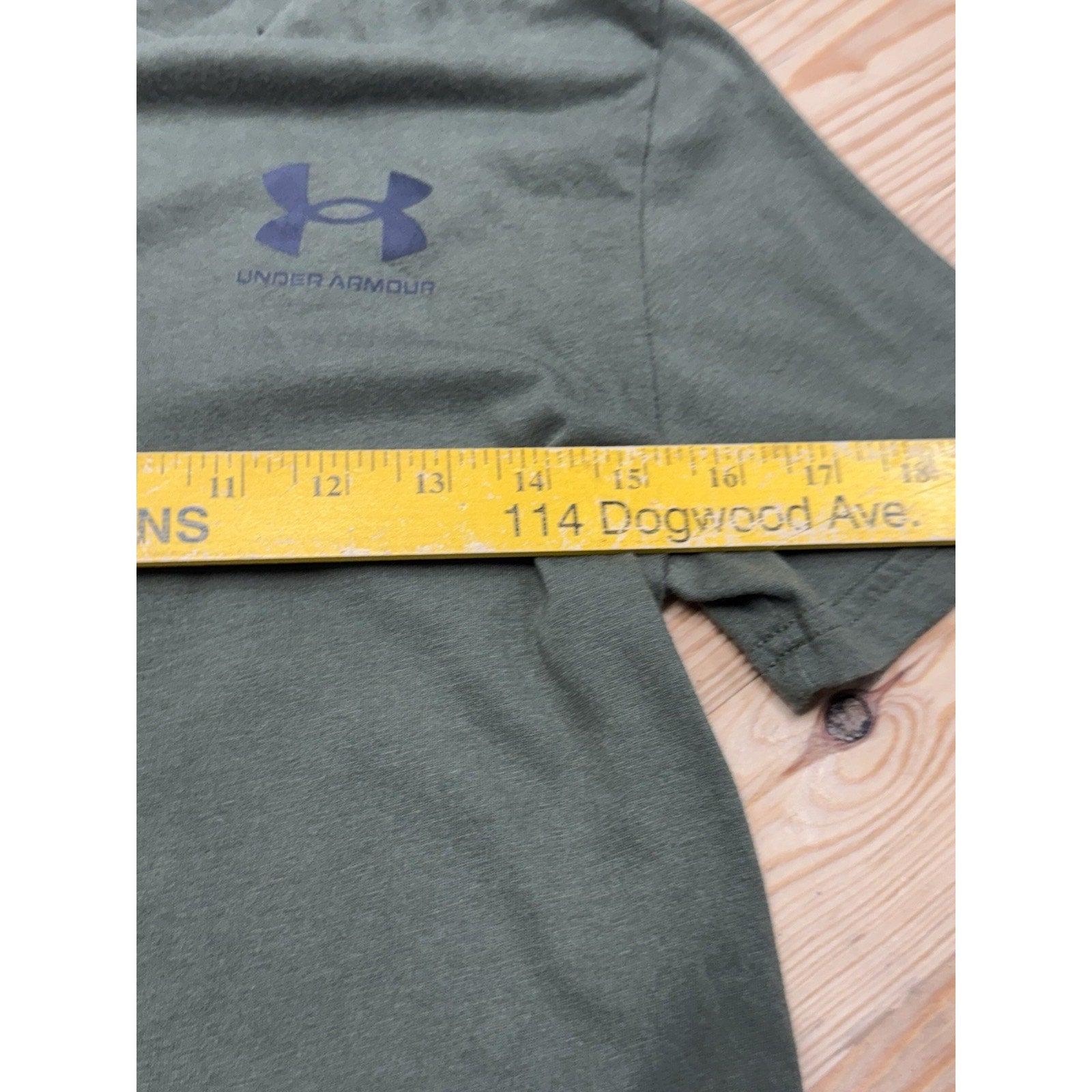 Under Armour Army Green Loose T-Shirt Heat Gear Training Gym Youth Size Large