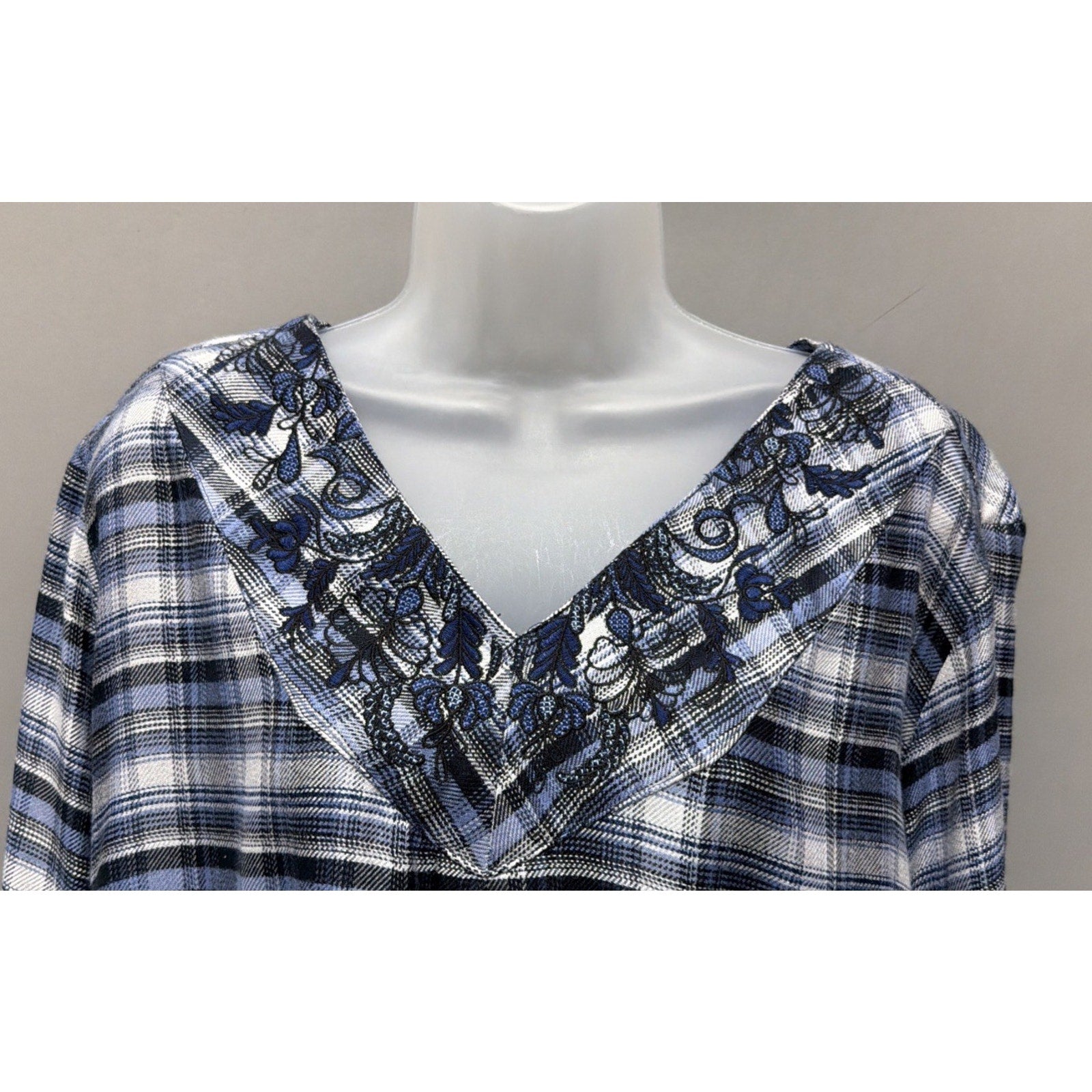 Christopher & Banks Womens Tunic Blouse Top Blue Embroidered V Neck Plus 3X NWT