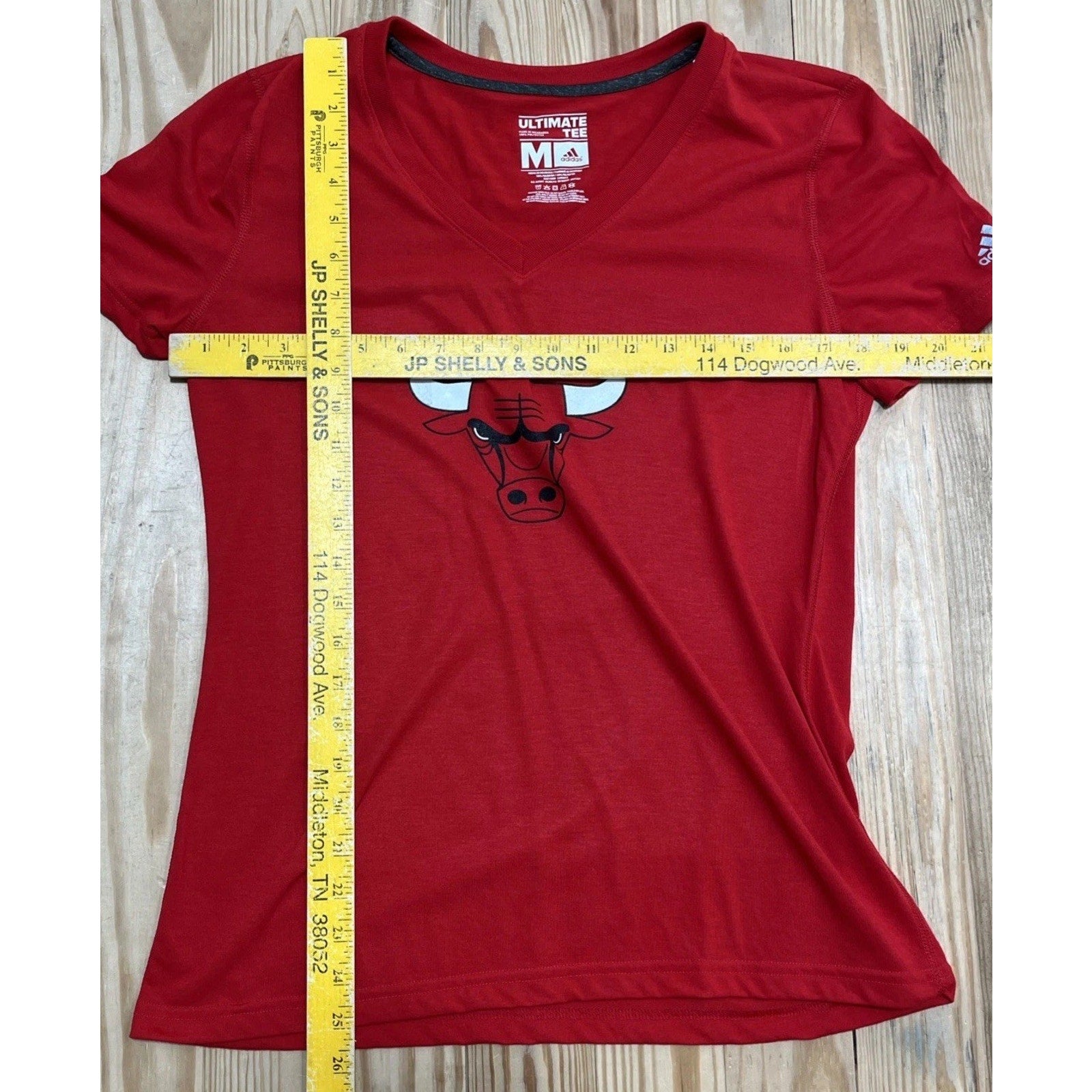 Adidas Ultimate Tee Womens NBA Chicago Bulls Basketball V-Neck Shirt M