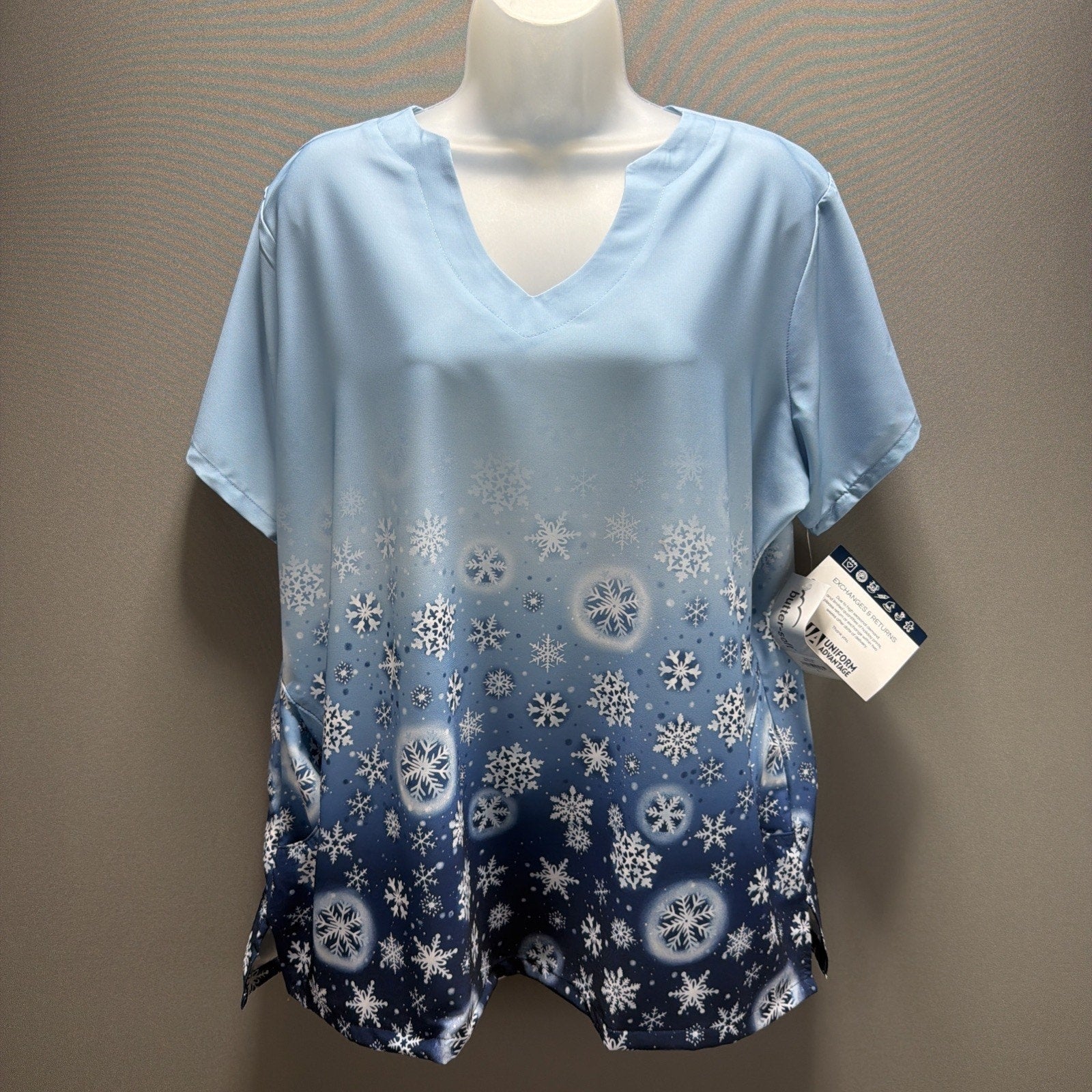 UA Scrubs Butter Soft Women's L Scrub Top Snowflake Blue Winter Christmas Stretc
