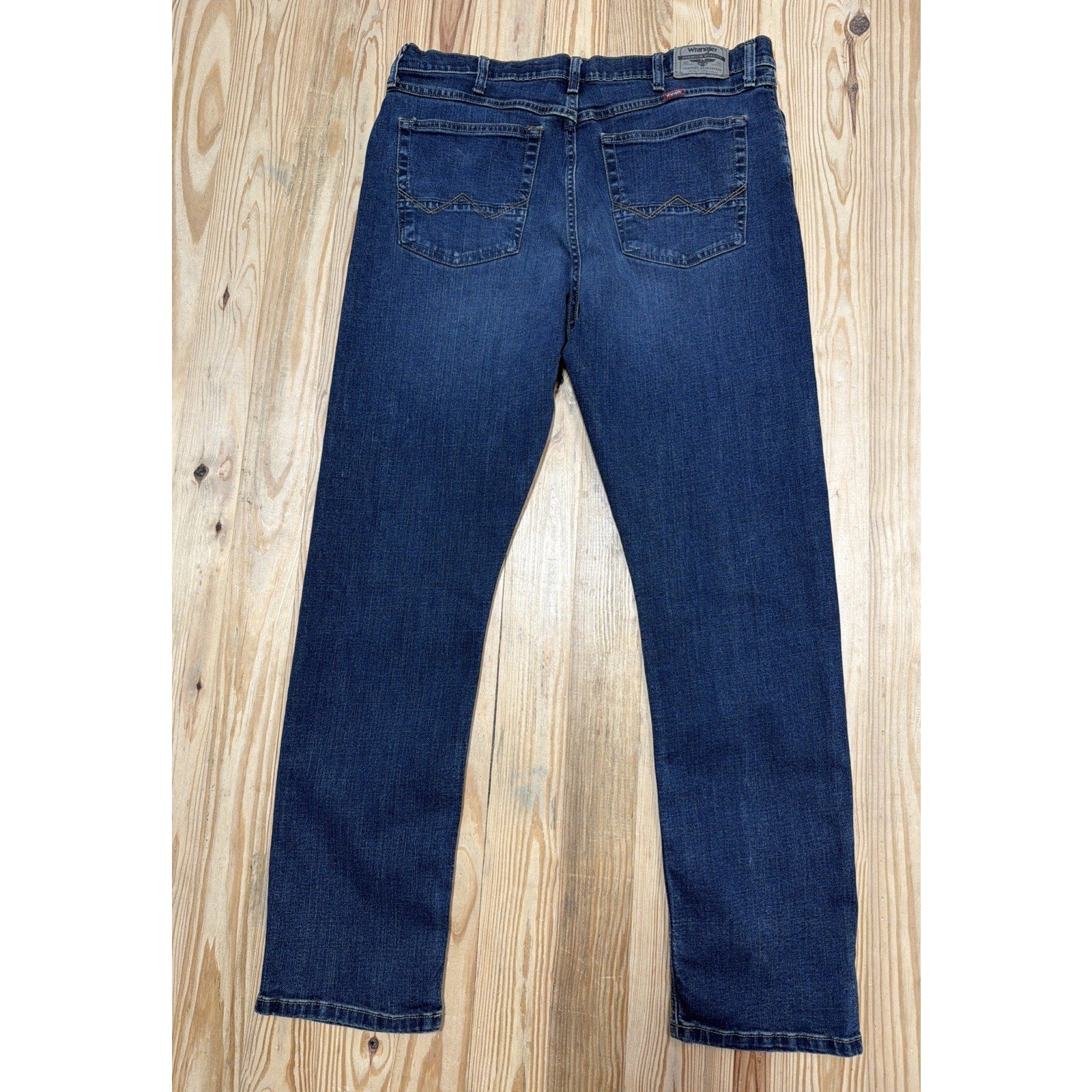 Wrangler Men's Slim Straight Dark Wash Stretch Jeans Size 38x32