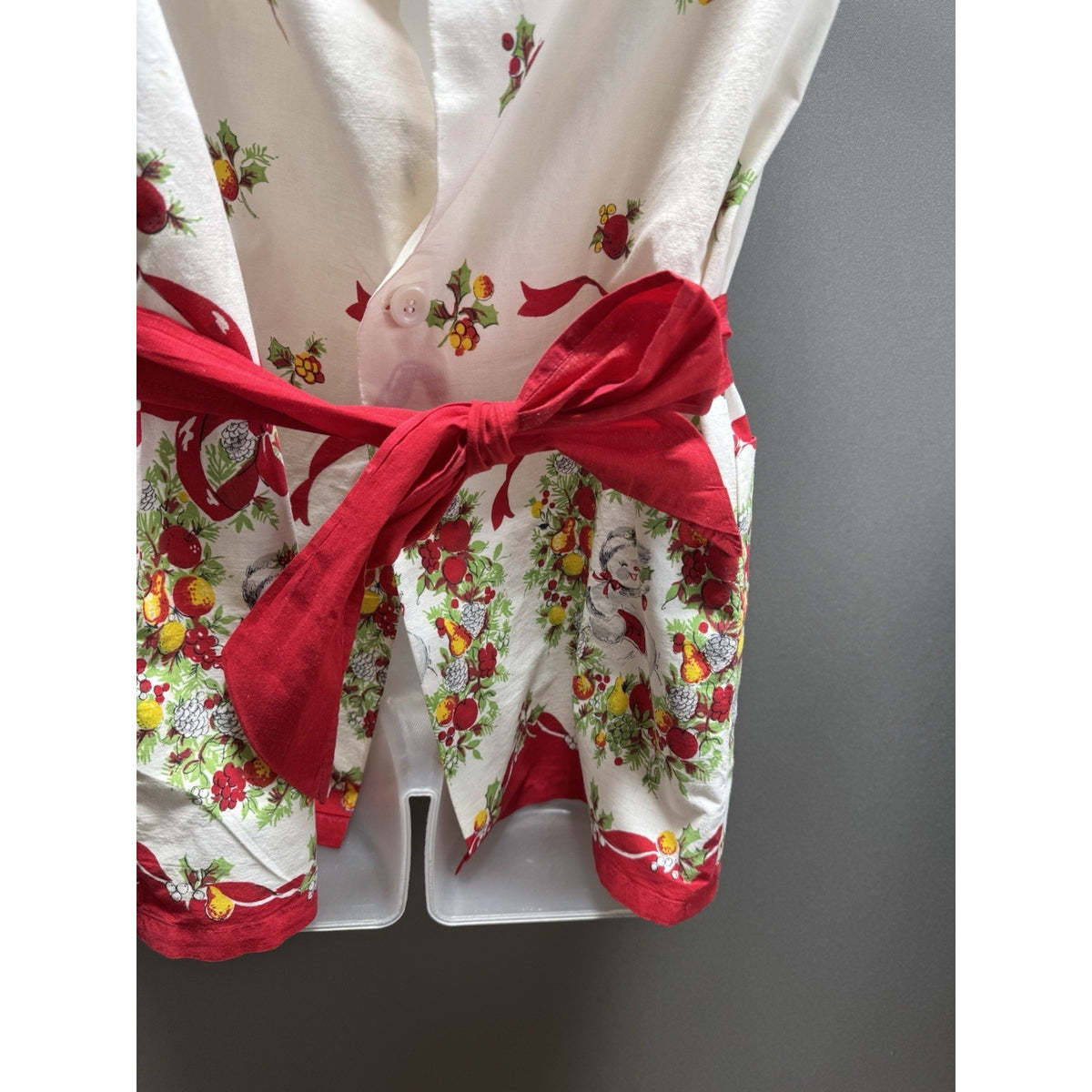 Vintage Christmas Cobbler Apron Snowman Wreath Red Bow Pockets Holiday Smock