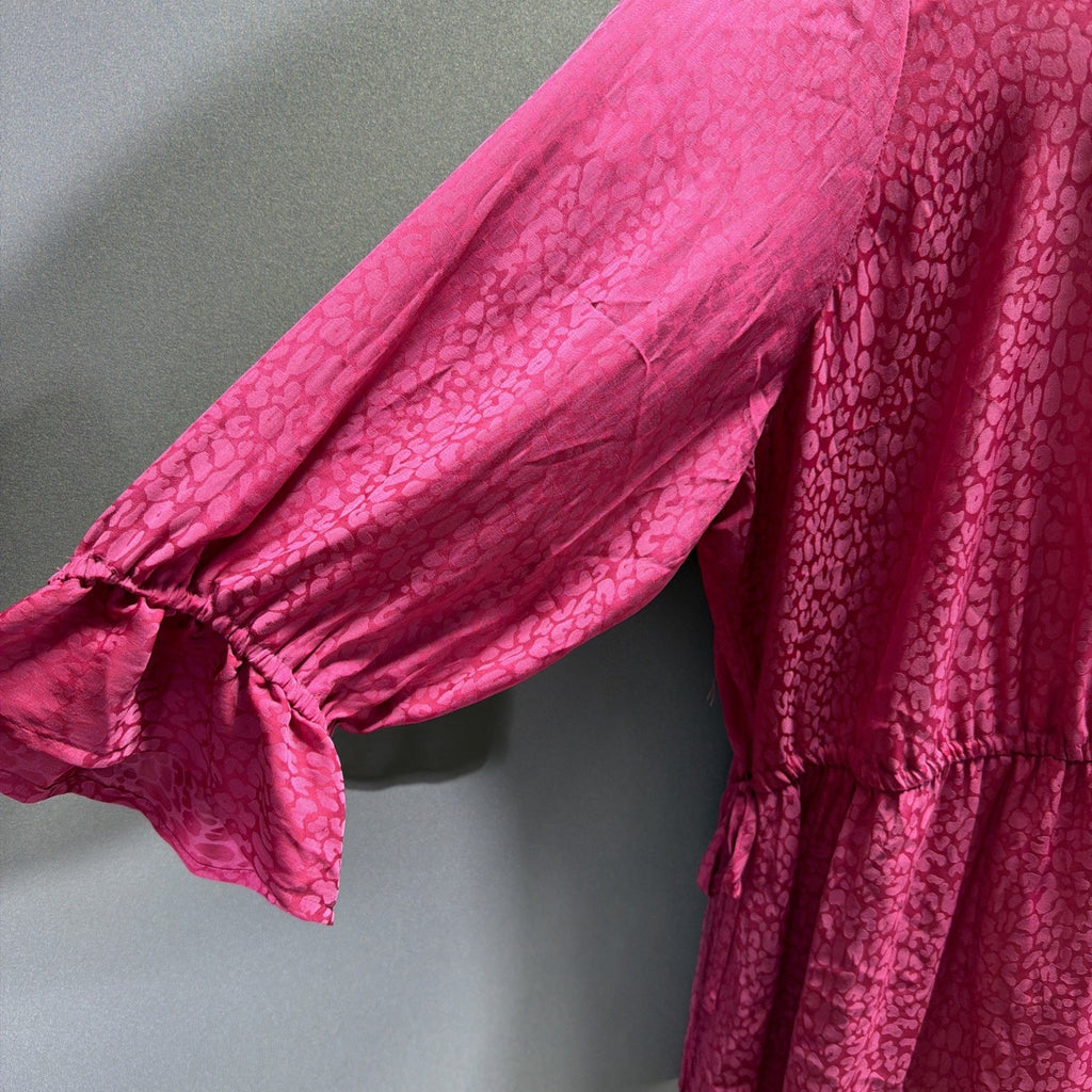 Evri Womens Plus sz 2X Top Pink Leopard Print Fitted Cinch Waist V Neck NWT
