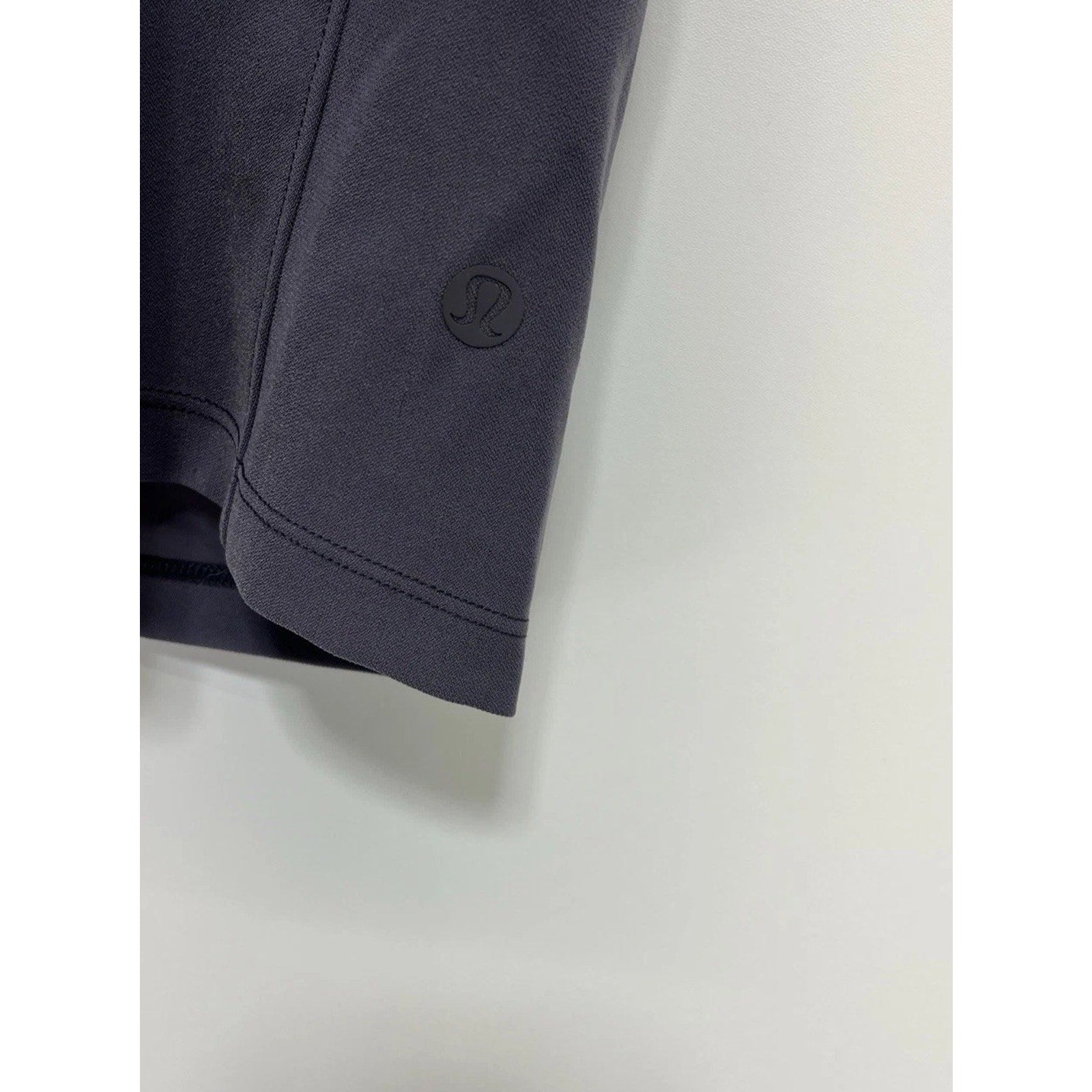 Lululemon On The Fly Short 2.5" Size 10 Gray