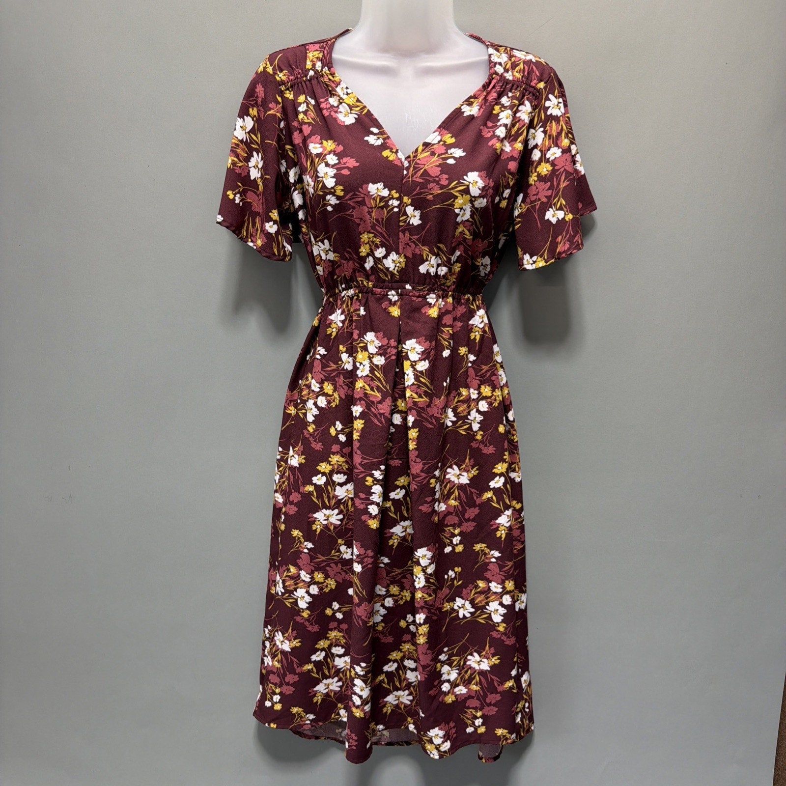 Women's Isabel Maternity Dress Short Sleeve M Burgundy Floral NWT