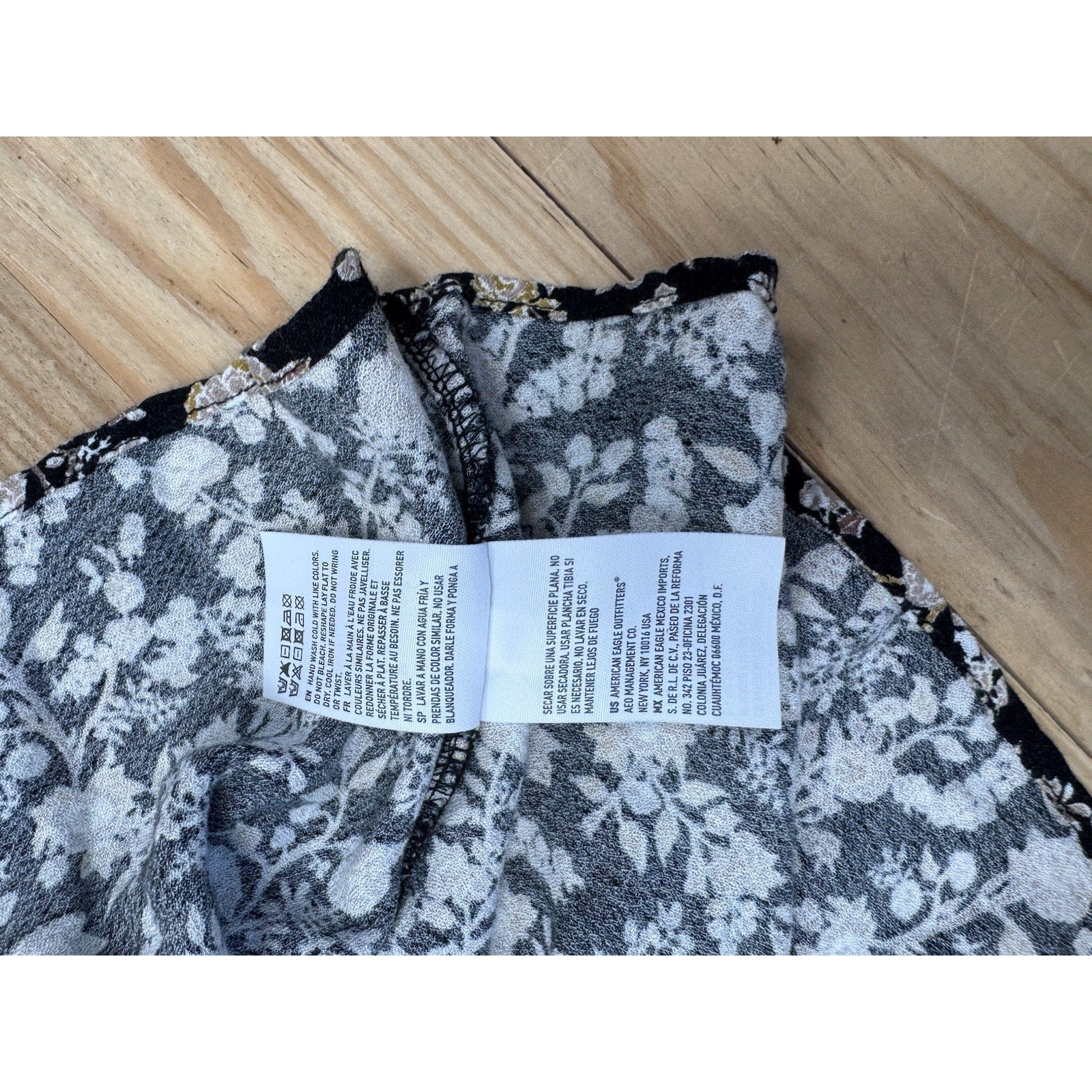 American Eagle Halter Tank Top Black Floral Peplum Gold Sleeveless Women’s Med