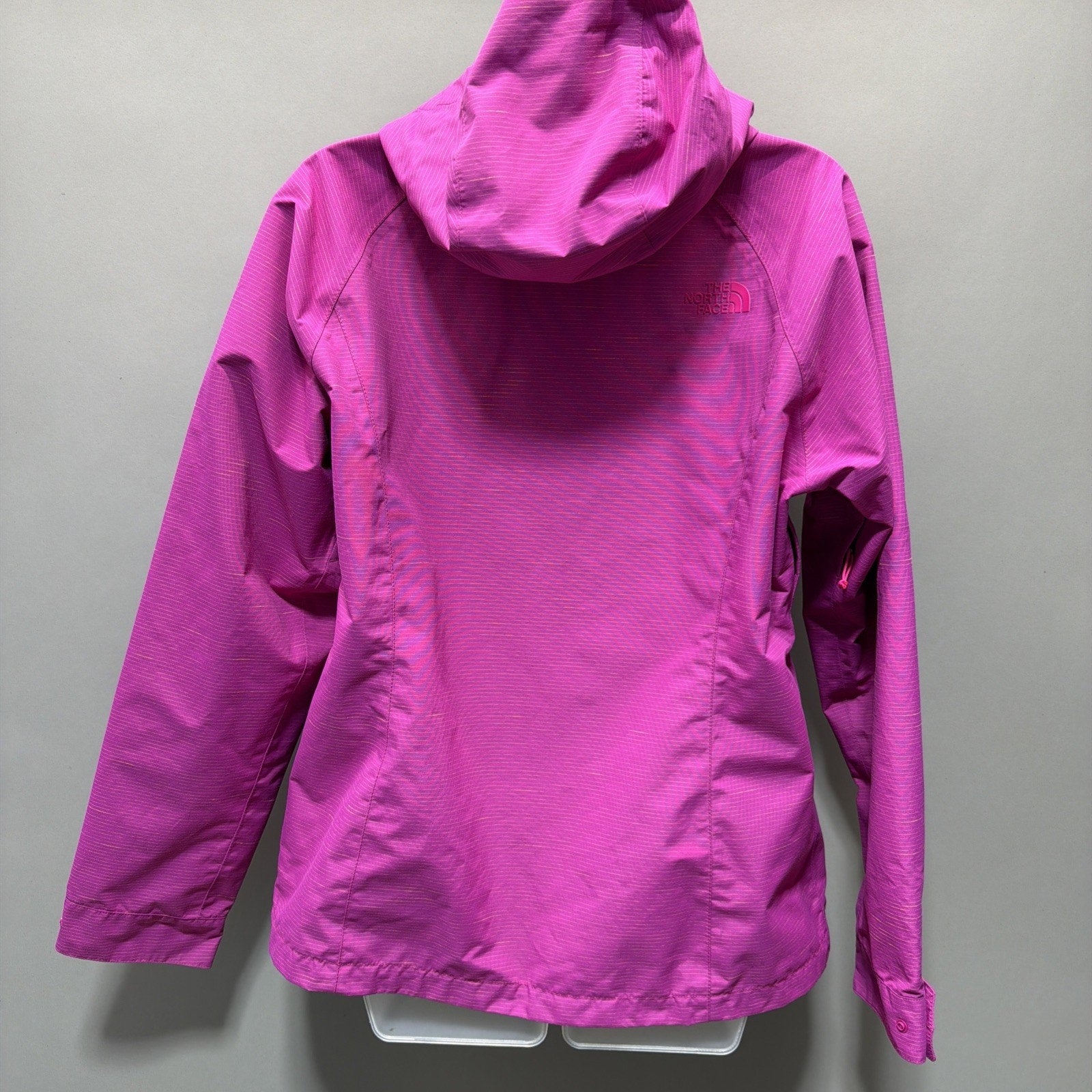 The North Face Women's Hyvent 2.5L Windbreaker Rain Jacket Medium