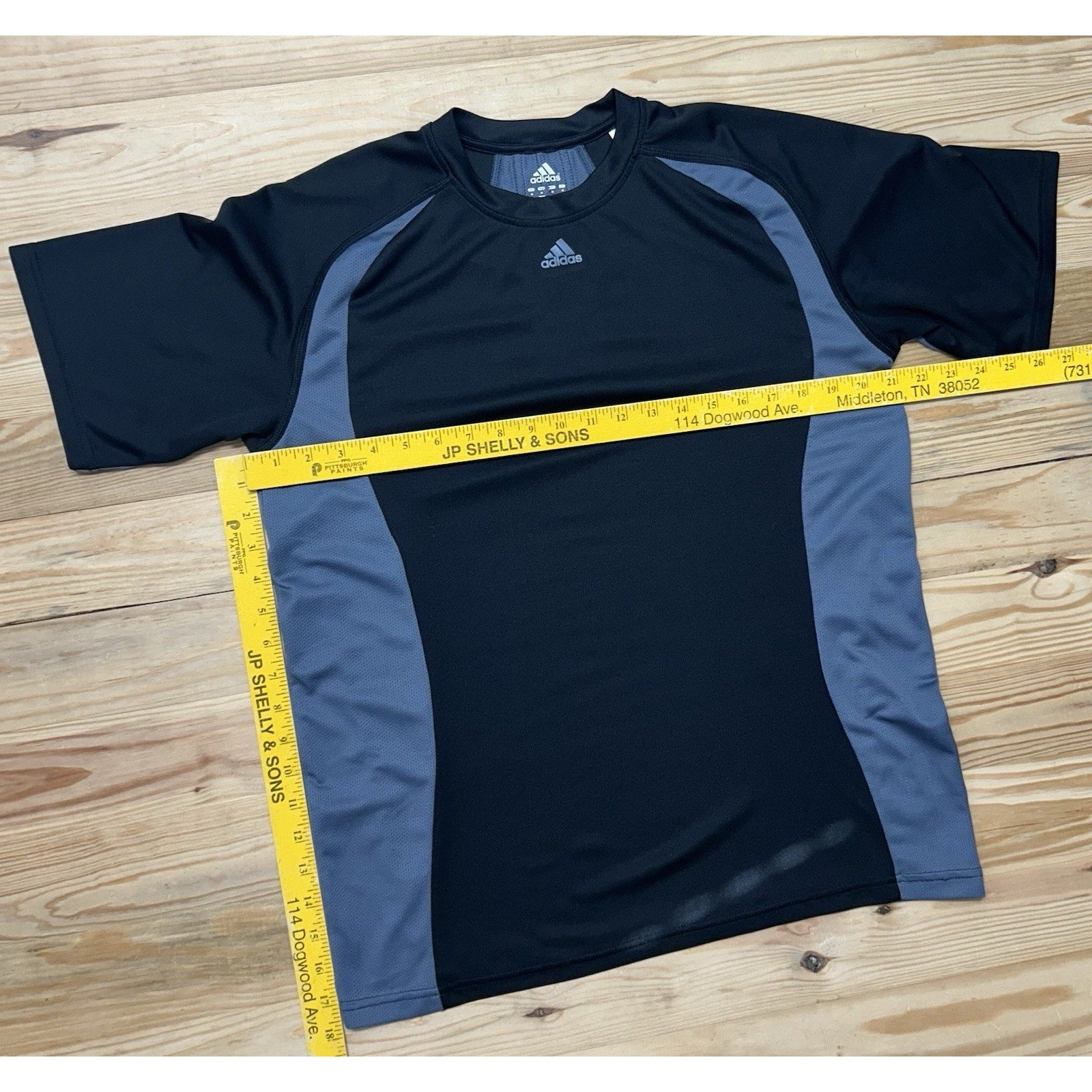 Adidas Black Gray Pullover Three Stripes Top Mens Size Medium Mesh Short Sleeve.