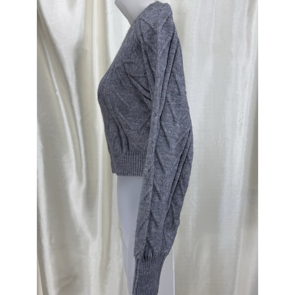 Commence NWT Open Back Cropped Sweater Size M Gray Cable Knit