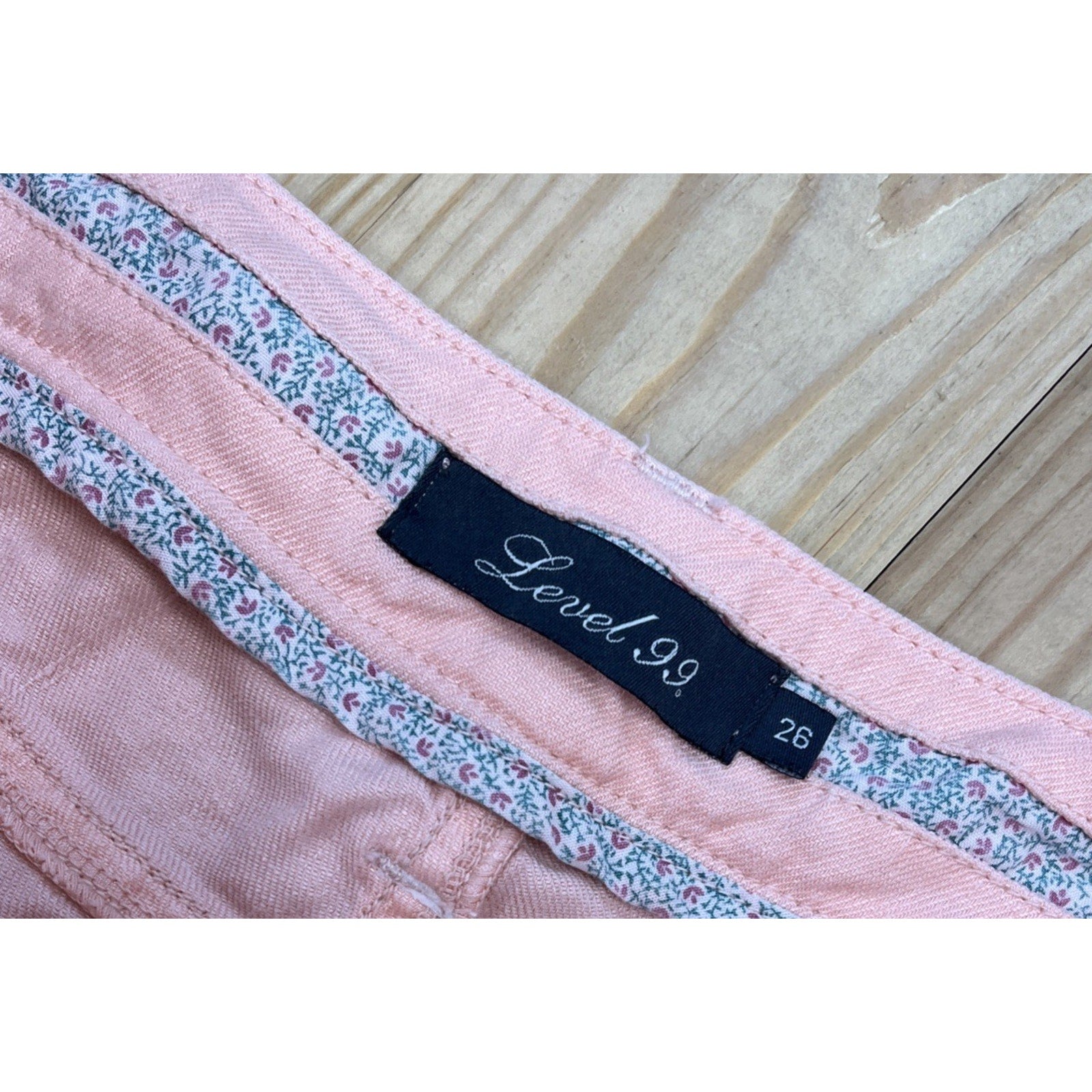 ANTHROPOLGIE Level 99 Pink Roll Tab Shorts Size 26 Womens