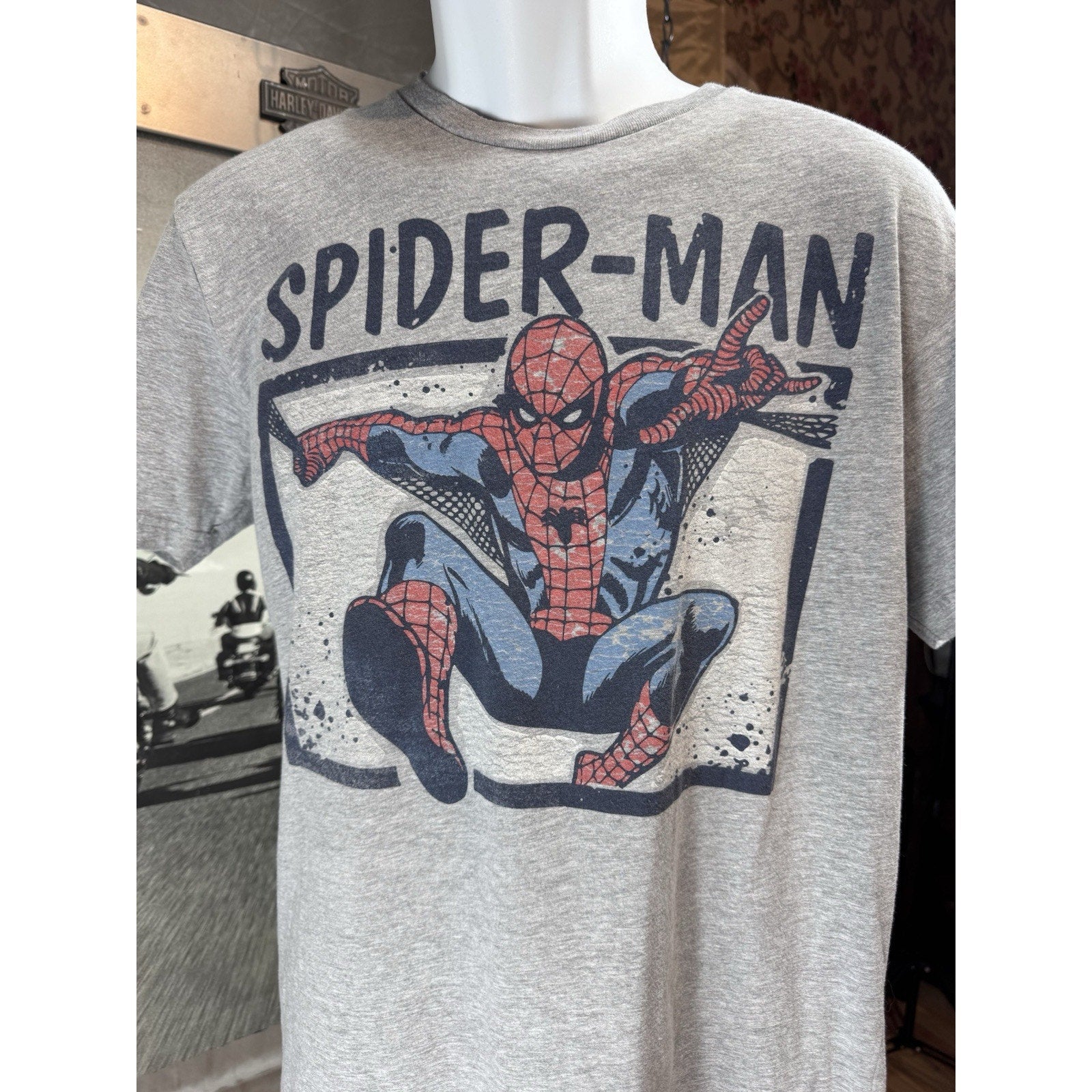 Marvel The Amazing Spider-Man Gray T Shirt Unisex Adult Size Medium Comic
