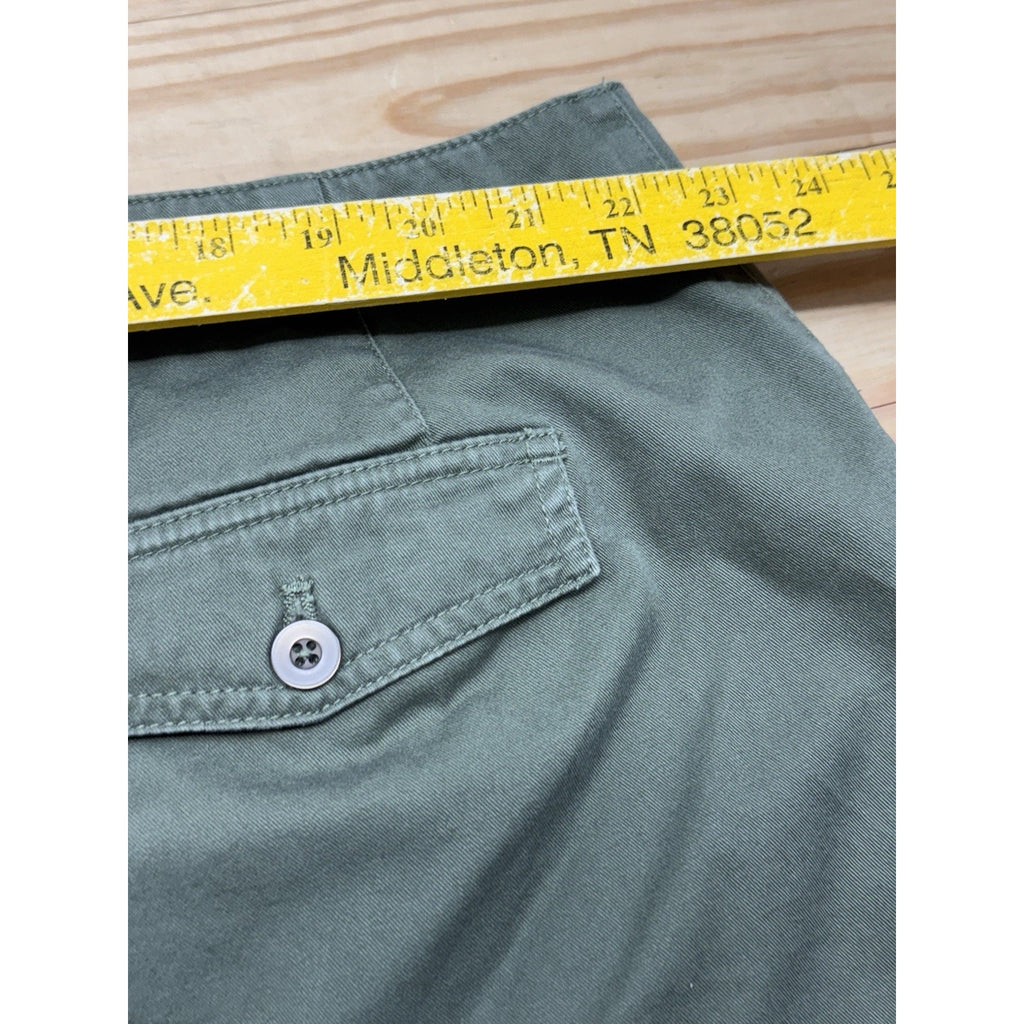 Dress Barn Green Flat Front Stretch Short Women’s Size 24W