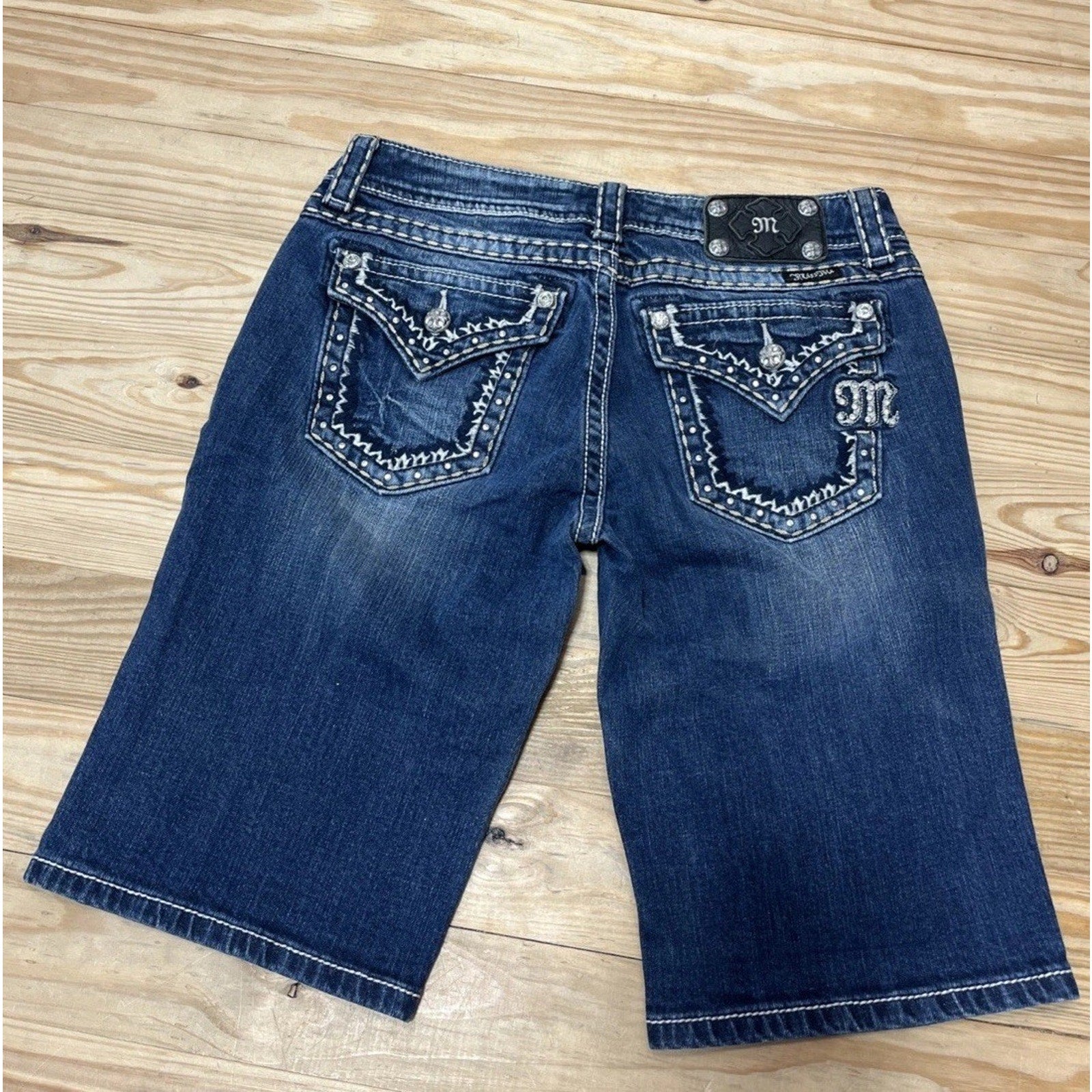 Miss Me Shorts Easy Bermuda Women’s Size 27 Embellished Thick Stitch