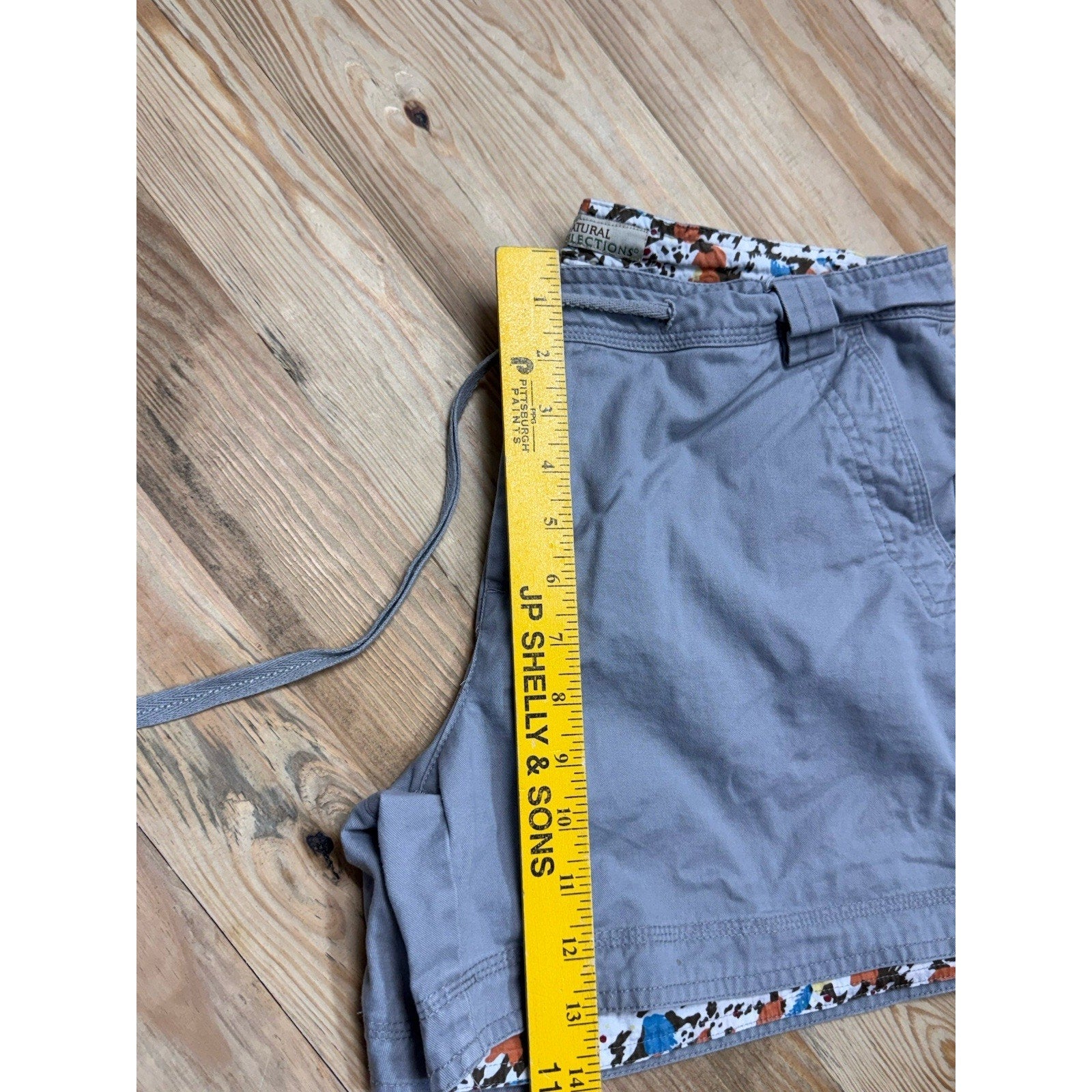 Natural Reflections Shorts Womens size 12 Gray Chino with Drawstring