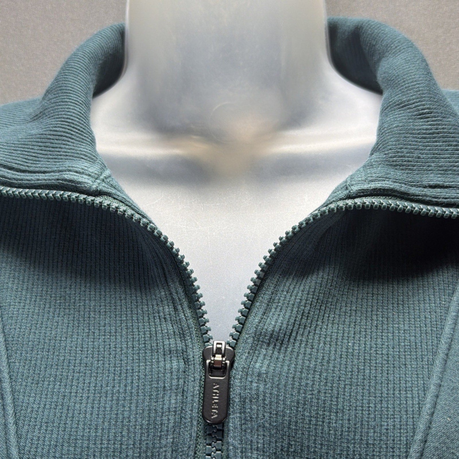 Athleta size M Medium Cozy Karma 1/2 Zip Sweatshirt Teal Stretch Pockets