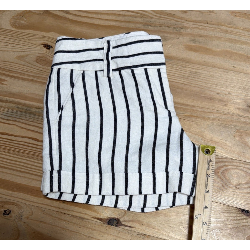 EXPRESS Shorts Ivory Stripe Linen Blend MIDI Mid Rise 28”