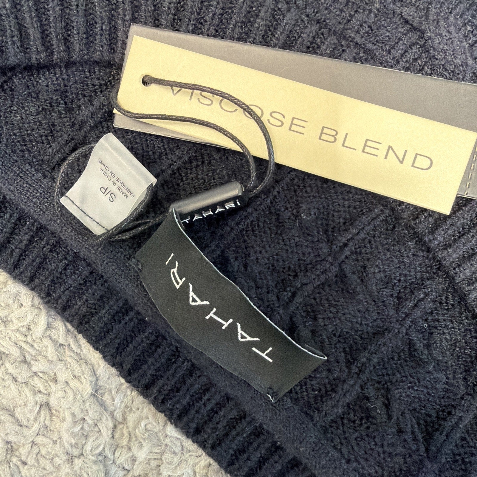 New Tahari Night Life Men's Viscose Blend Navy Blue Cable Knit Sweater Size S