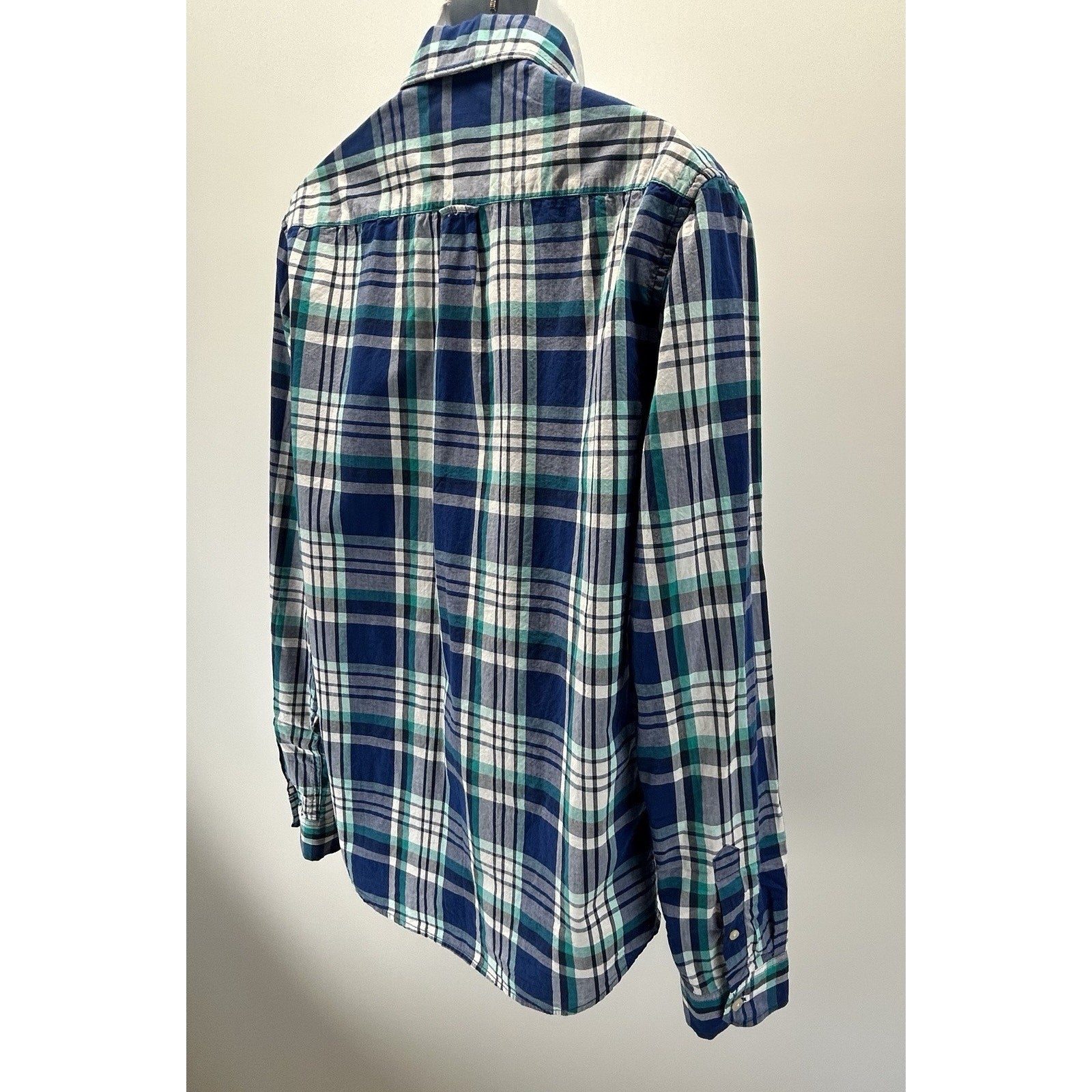 Aeropostale Long Sleeve Button Down Shirt Mens Size M Green Plaid 100% Cotton.