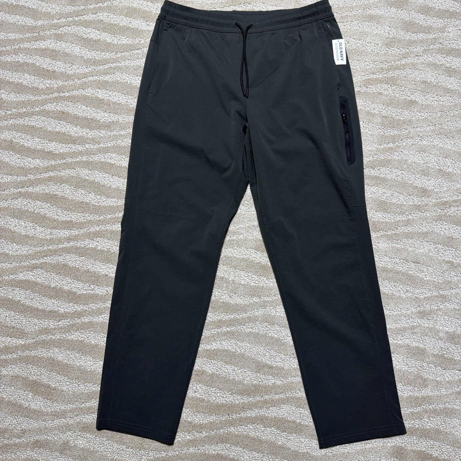 Old Navy Grey Dynamic Tech Woven Taper Pants Men's M Quick Dry Zipper Pockets