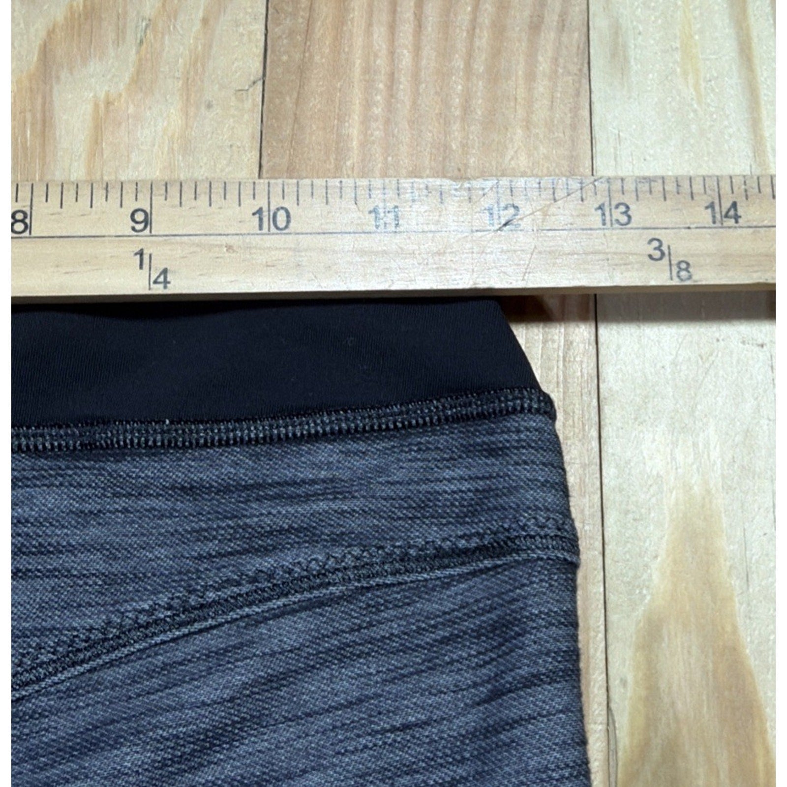 Lululemon Forme Pant Black and Gray Mid-Rise size 2 Atheltic Yoga Running