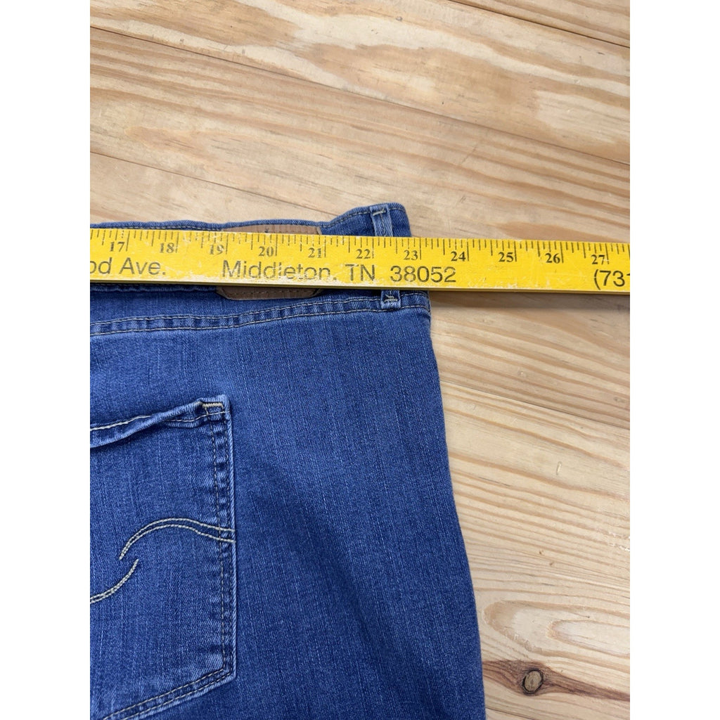 Levi Straus Signature Jean Shorts Women’s Plus Size 26W 45 Waist