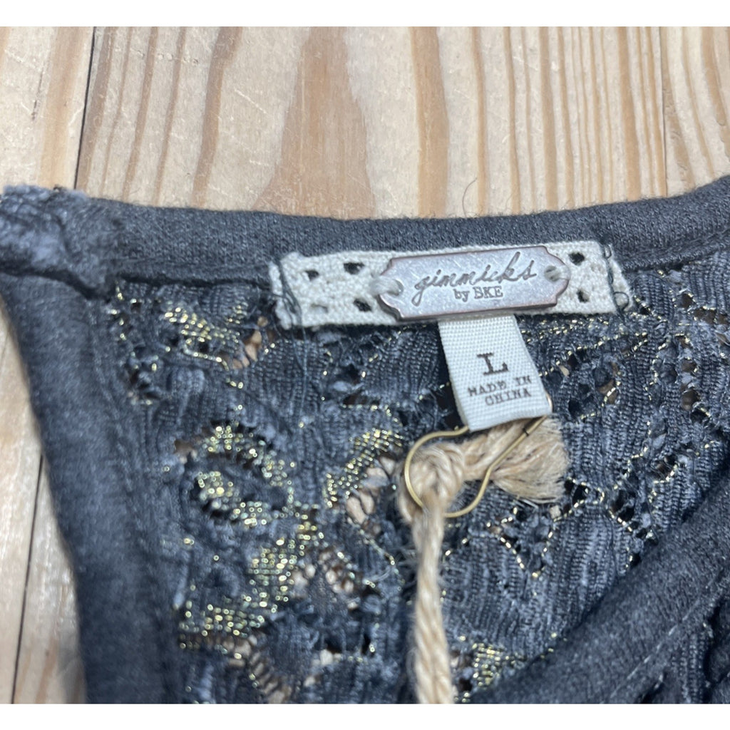 NWT GIMMICKS BKE THE BUCKLE CHARCOAL GRAY 3/4 SLEEVE LACE INSERT KEYHOLE TOP L