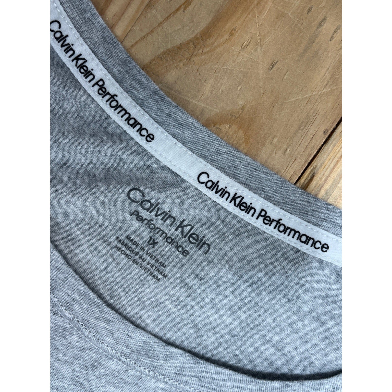 Calvin Klein Performance Womens 1X Gray Short Sleeve Shirt With White Logo