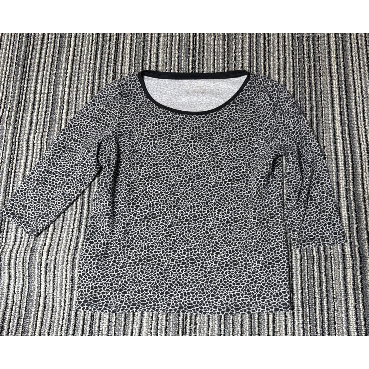 Talbots Womens Sweater Large Petite Black White Giraffe Print 3/4 Sleeves Soft