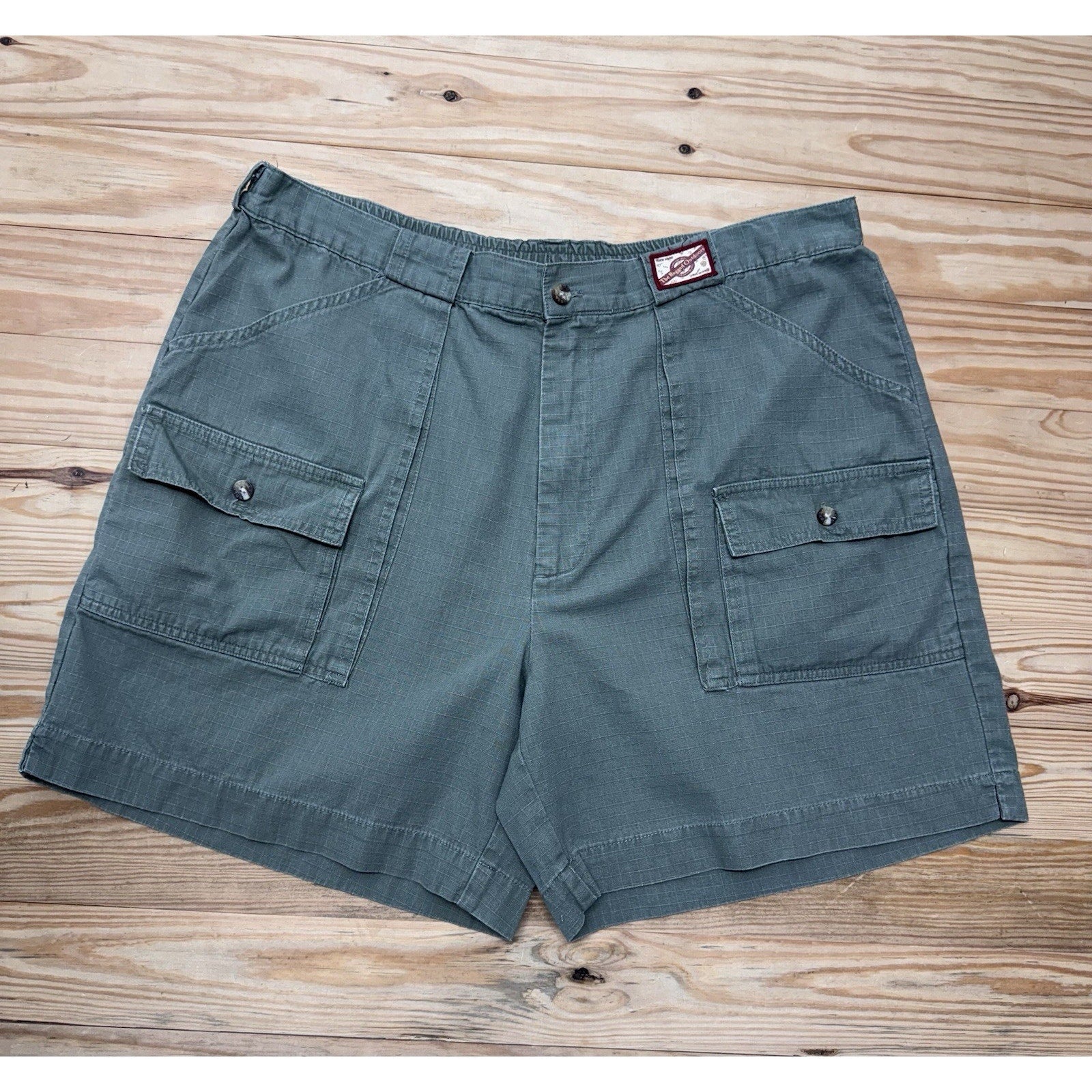 Vintage 1990’s Warner Bros. Rugged Outdoors Hiking Shorts Bugs Bunny Taz Mens 38