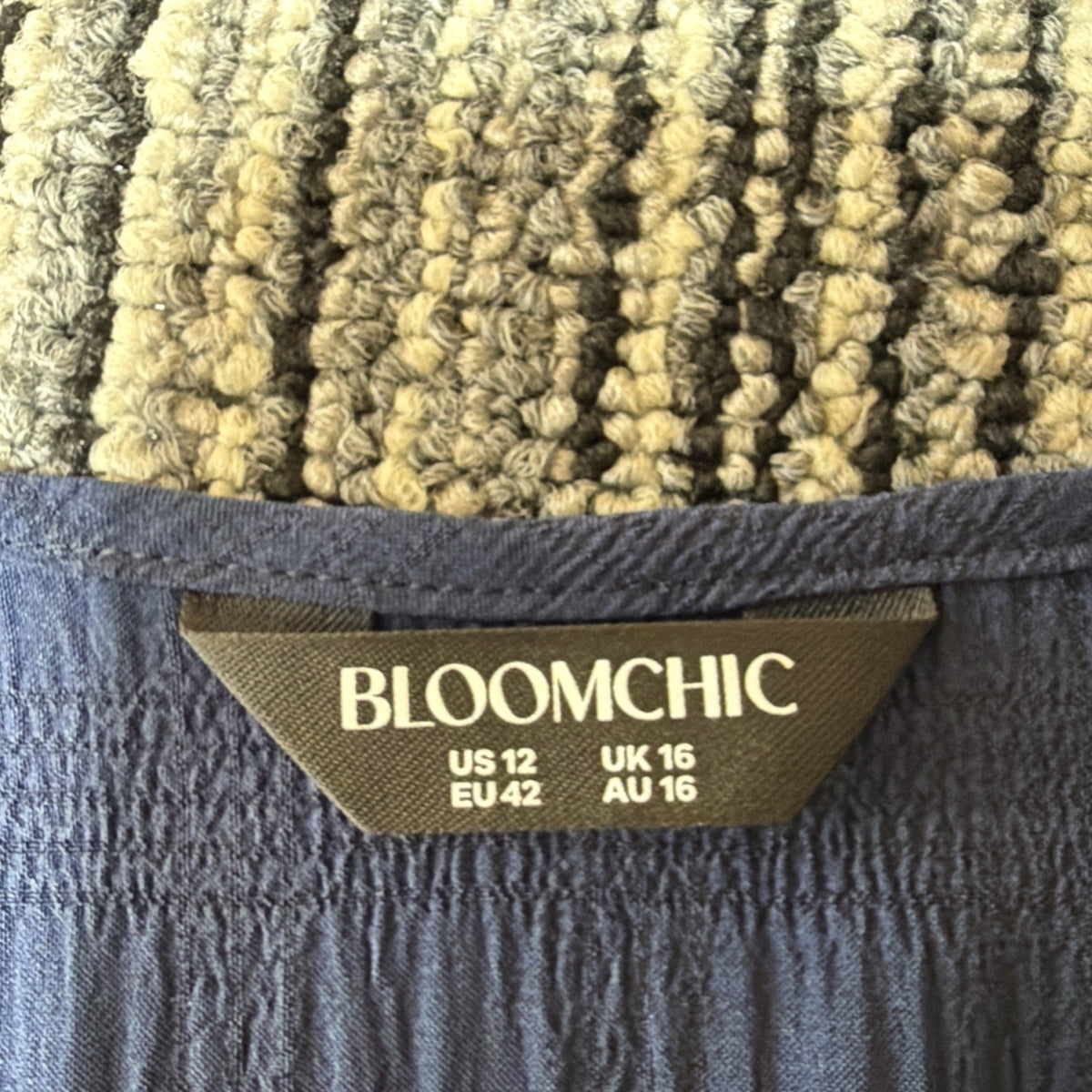 Bloomchic Women Gathered Sleeve Split Neck Blouse Size 12 NWOT