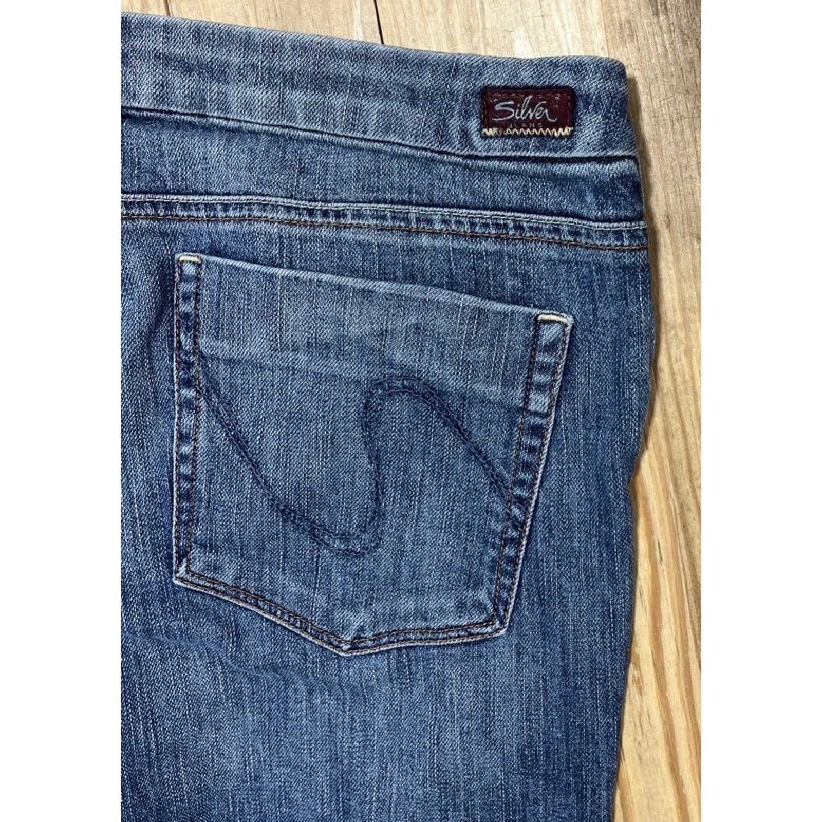 SILVER Laura Blue Stretch Cropped Jeans Low-Rise Women’s Size 30x25