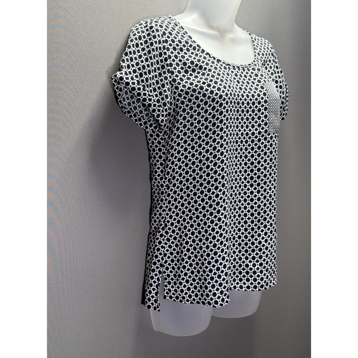 Banana Republic Blouse Top Womens XS Black Geometric Short Sleeve Pocket