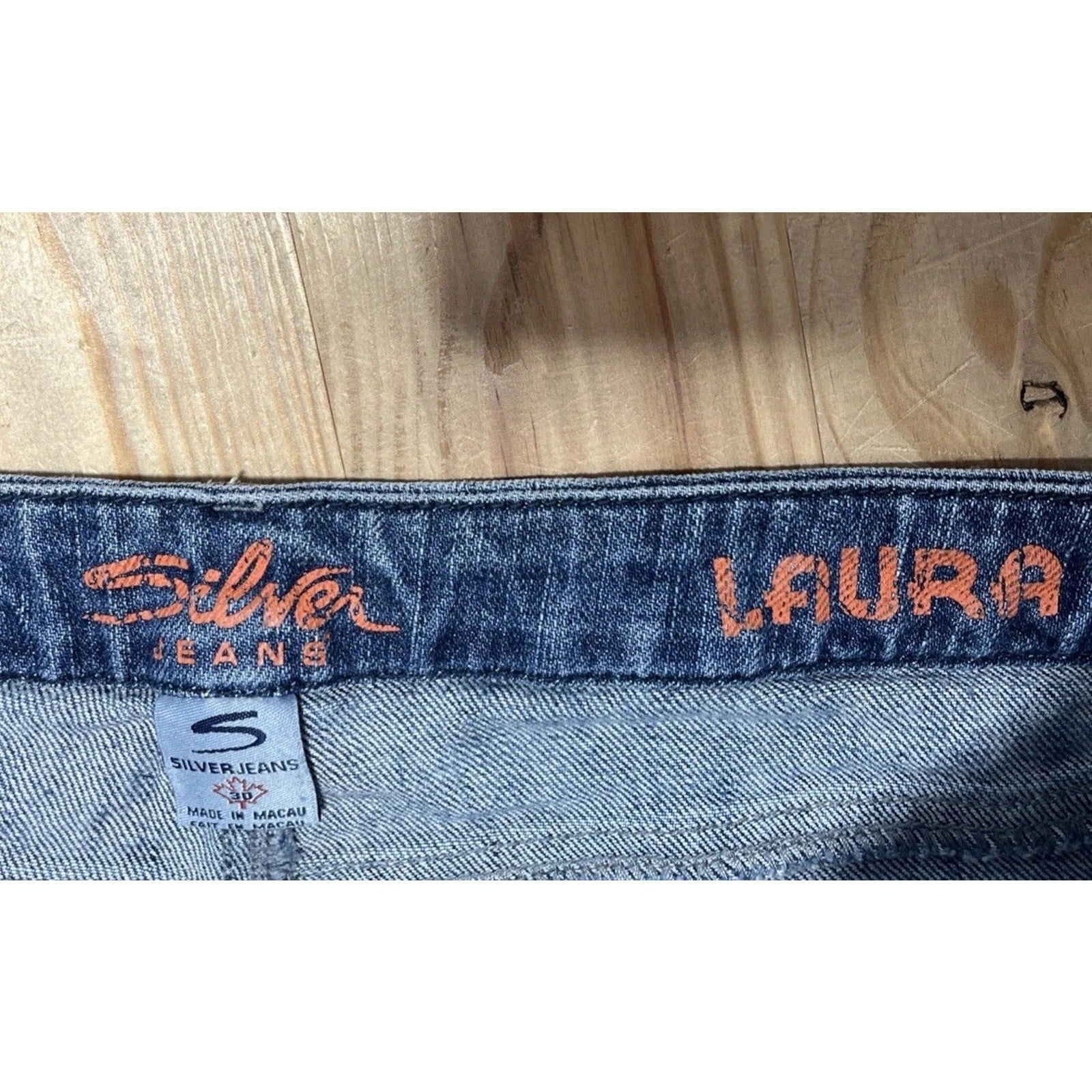 SILVER Laura Blue Stretch Cropped Jeans Low-Rise Women’s Size 30x25