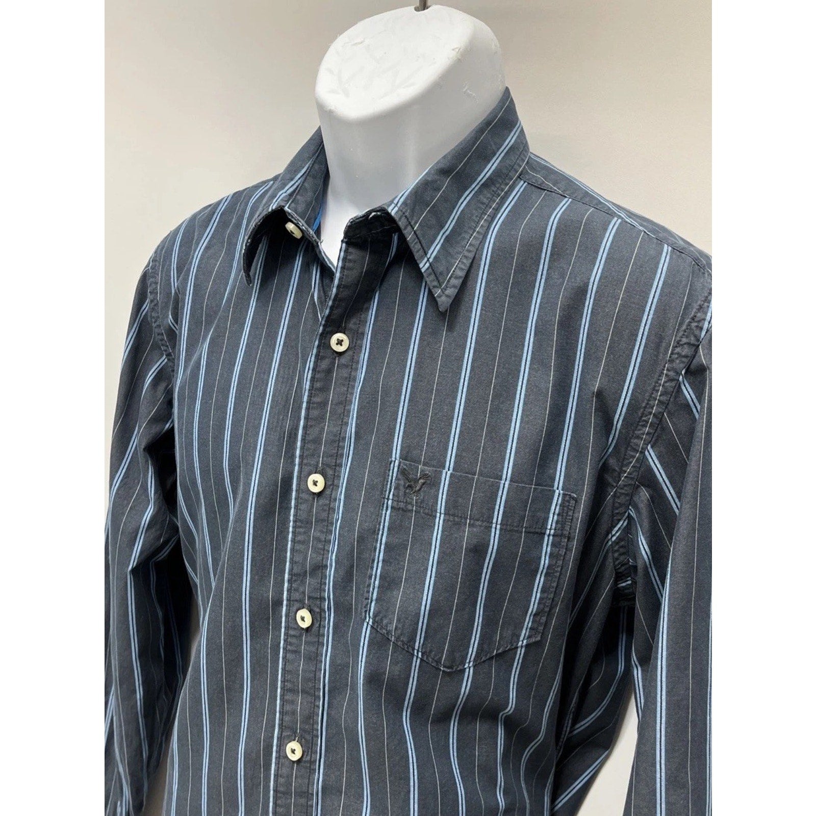 American Eagle Mens Vintage Fit LS Button Up Navy Blue Striped Dress Shirt M