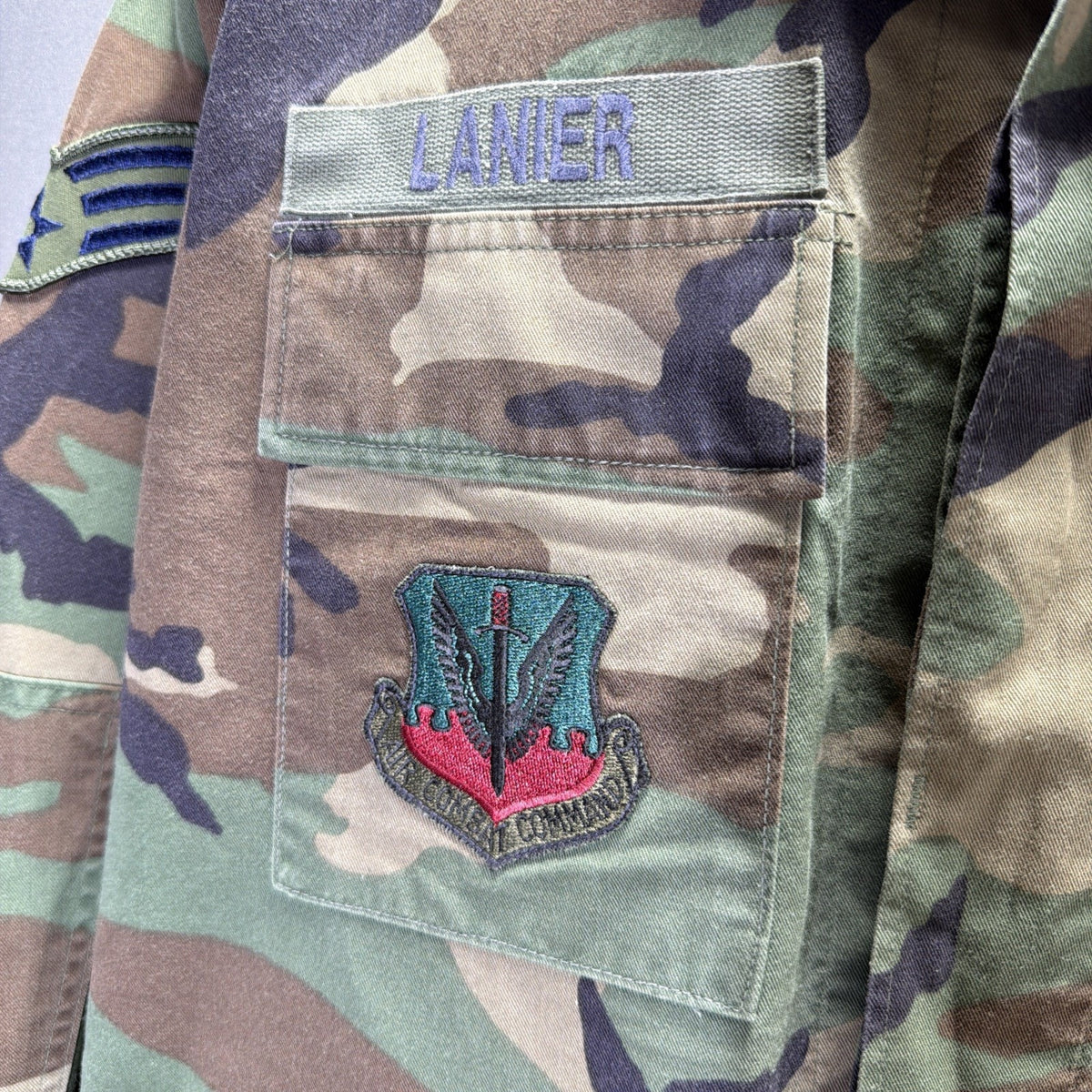 VTG 80s US Military Air Force Woodland Camo Field Jacket Patches Mens M Regular