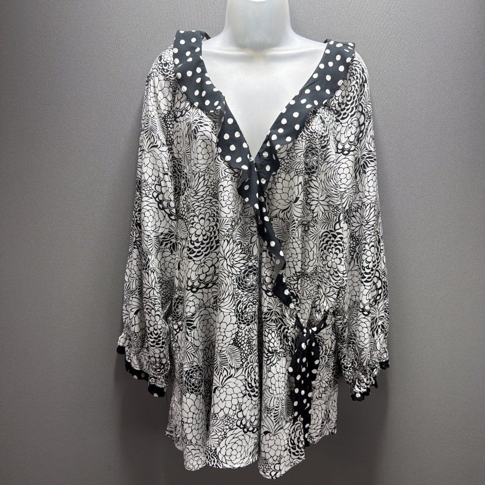 NWT CATO Women’s Long Sleeve Blouse Black/white Floral Plus Size 22/24
