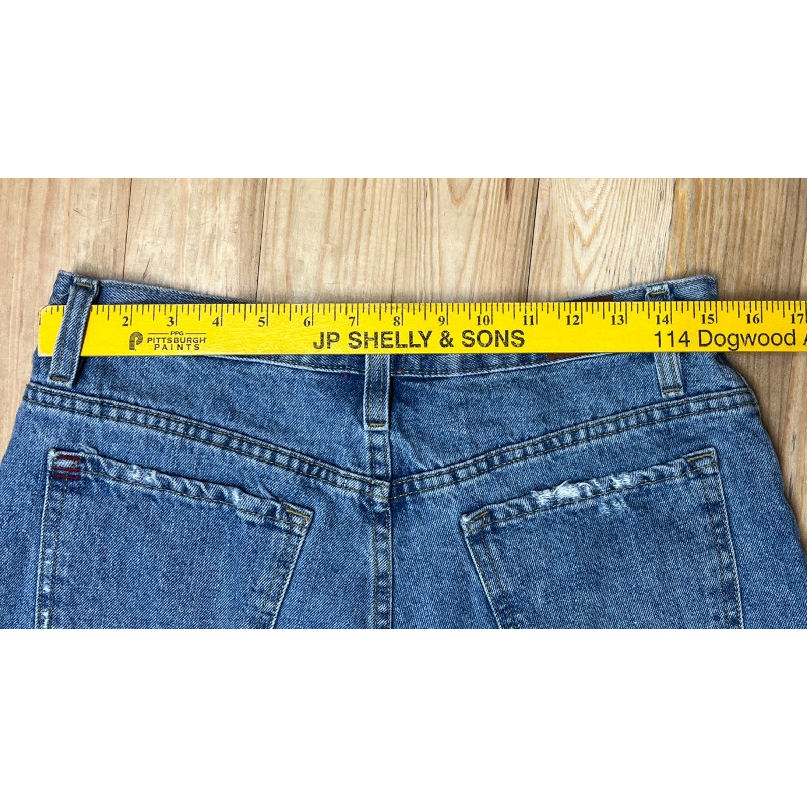 BDG Urban Outfitters Mom High Rise Cuffed Blue Denim Shorts Pockets Women’s 30