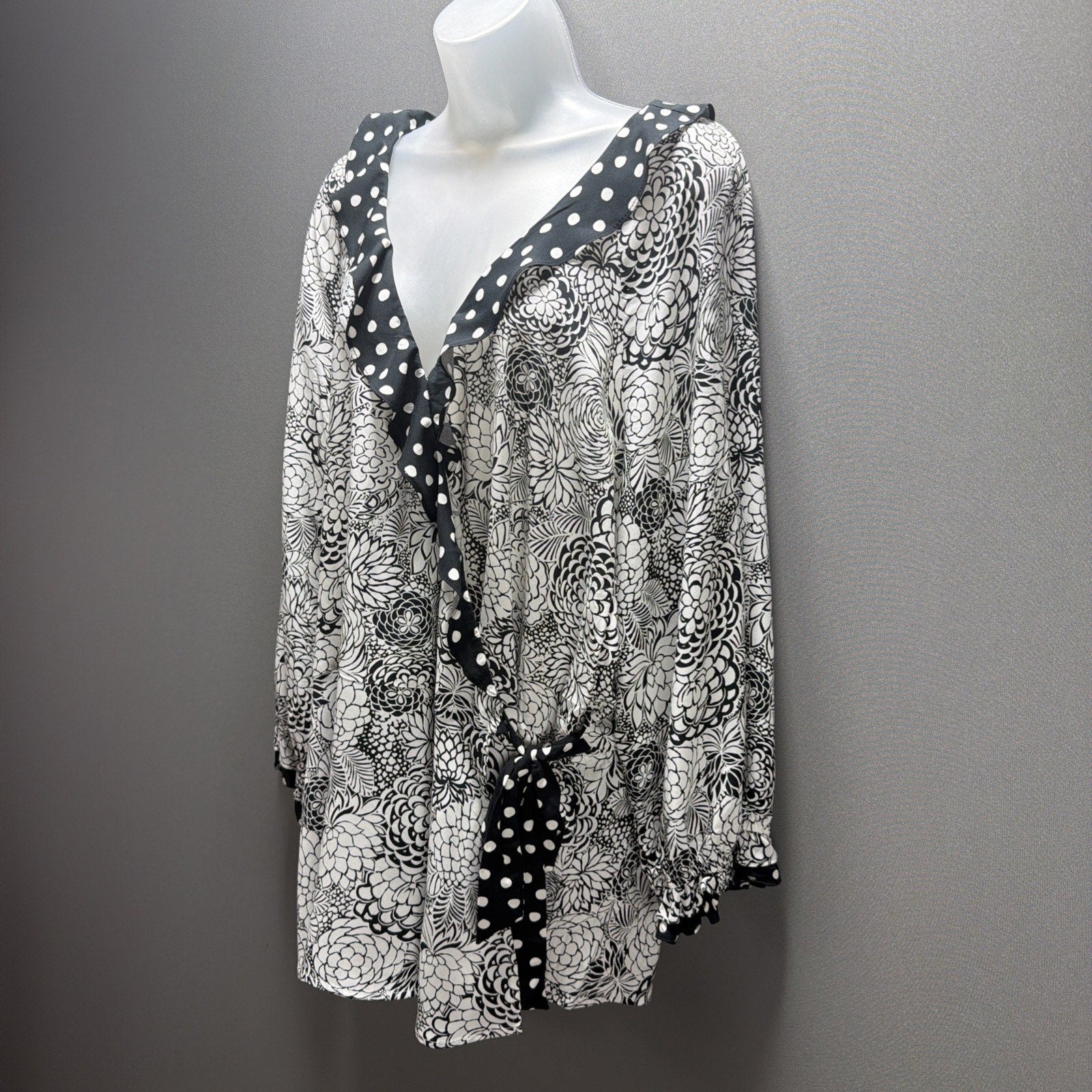 NWT CATO Women’s Long Sleeve Blouse Black/white Floral Plus Size 22/24