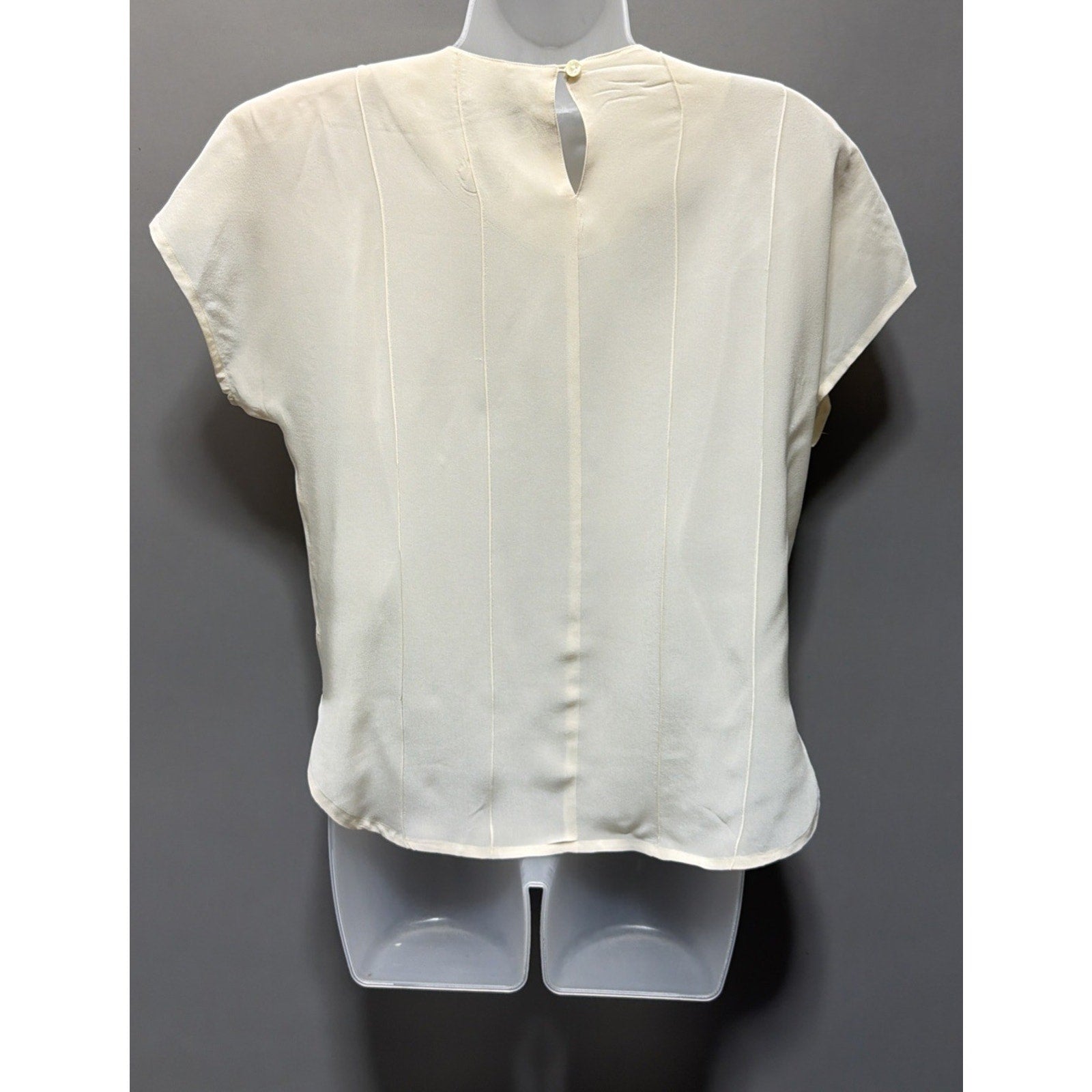 Sophisticates by Jonathan Martin Women M Blouse Top Short Sleeve Ivory 100% Silk