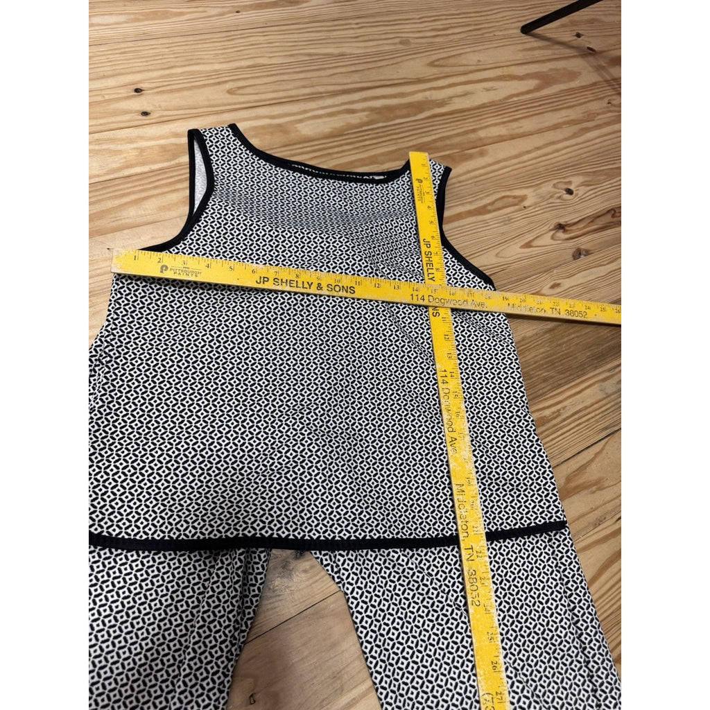 Max Studio Two-Piece Black White Capri Set Geometric Women’s Size Medium nWT