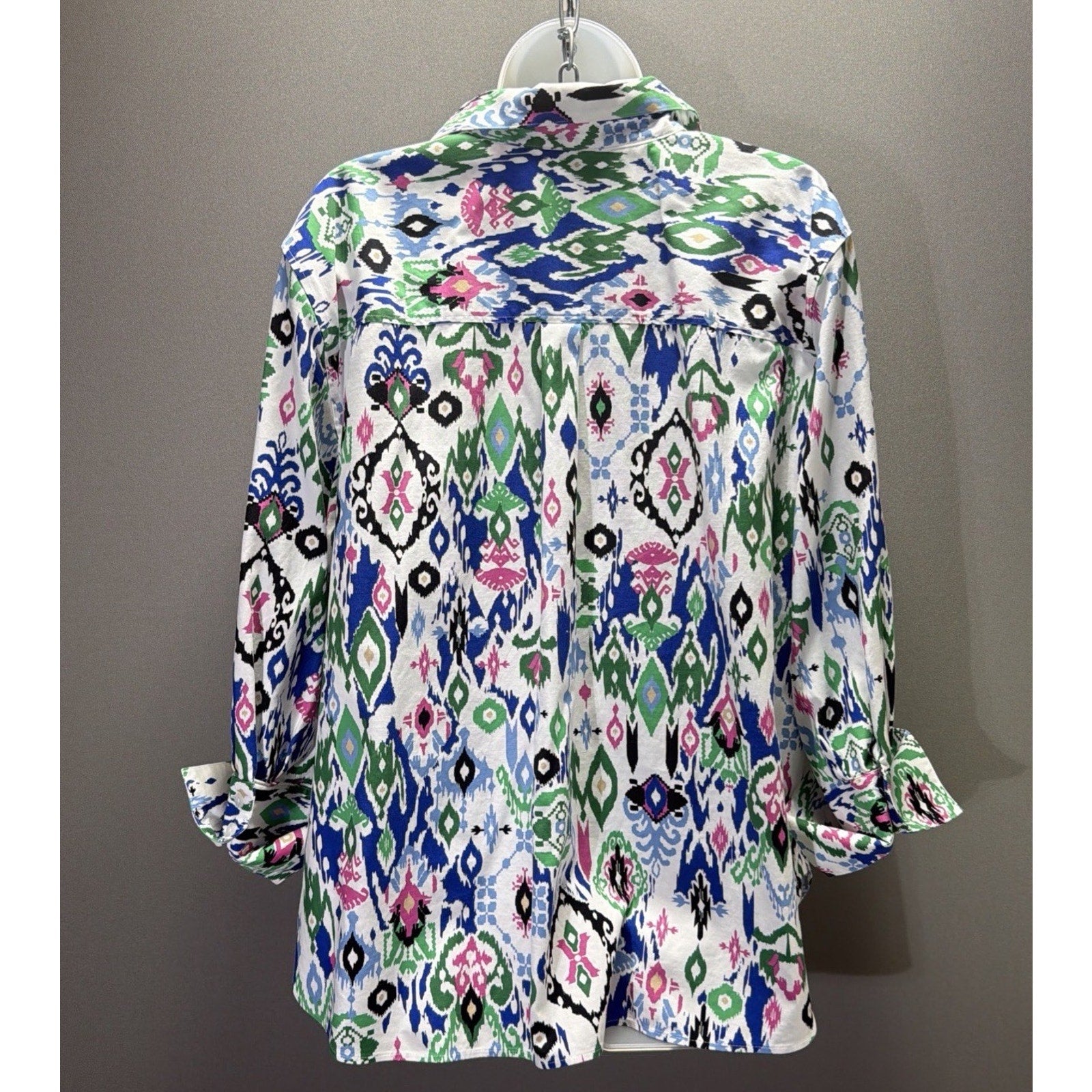 Chico’s No Iron Stretch Aztec Multi Color Button Front Top Size 4 Plus Size 20