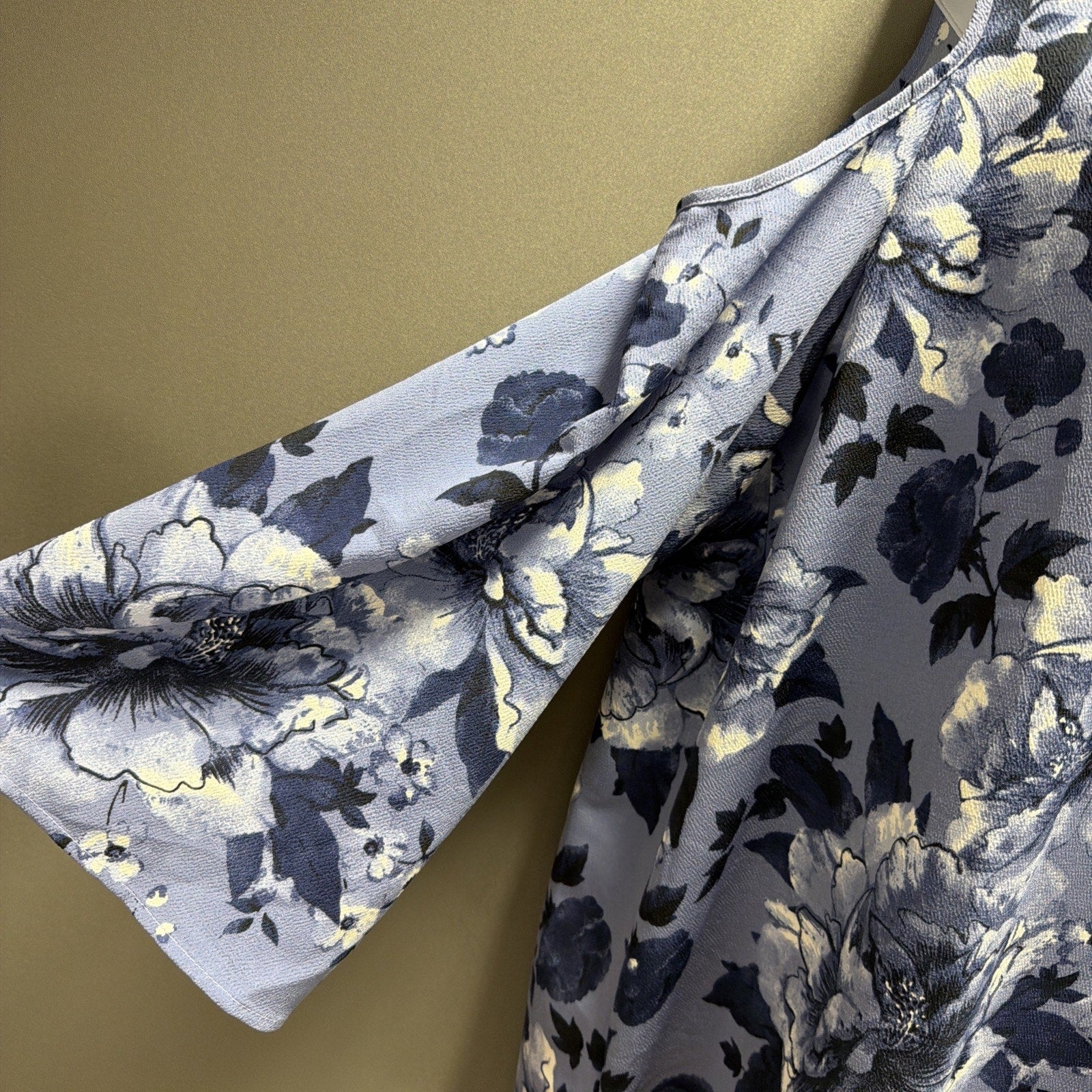 DG2 by Diane Gillman Blouse Shirt Top Women Size XL Floral Cold Shoulder New