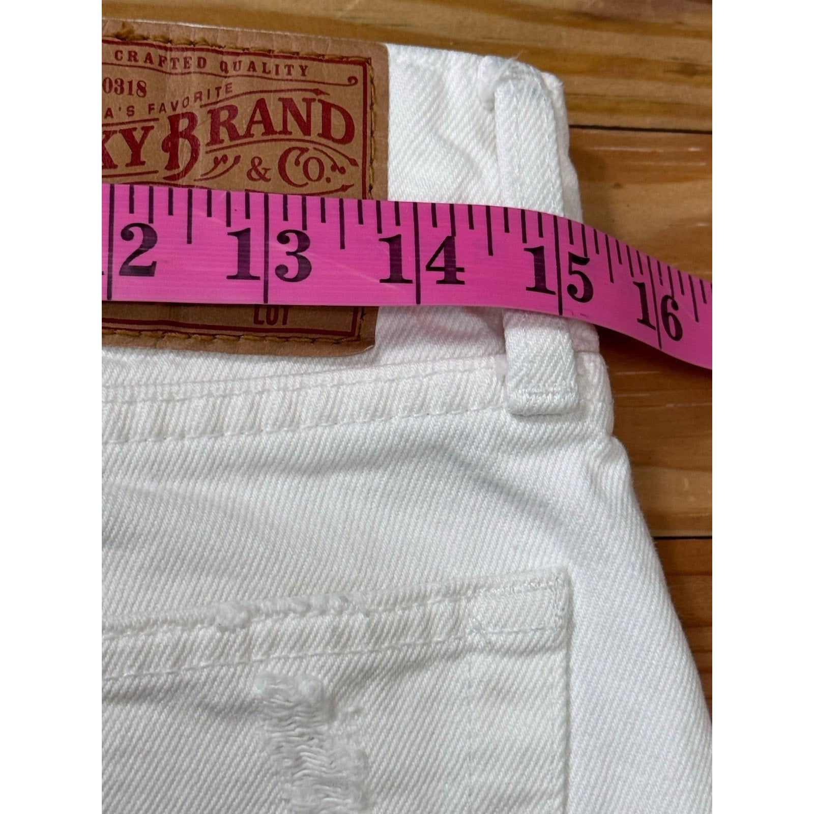 Lucky Brand Sienna Slim Boyfriend Jeans Size 2/26 White Distressed Zipper Fly