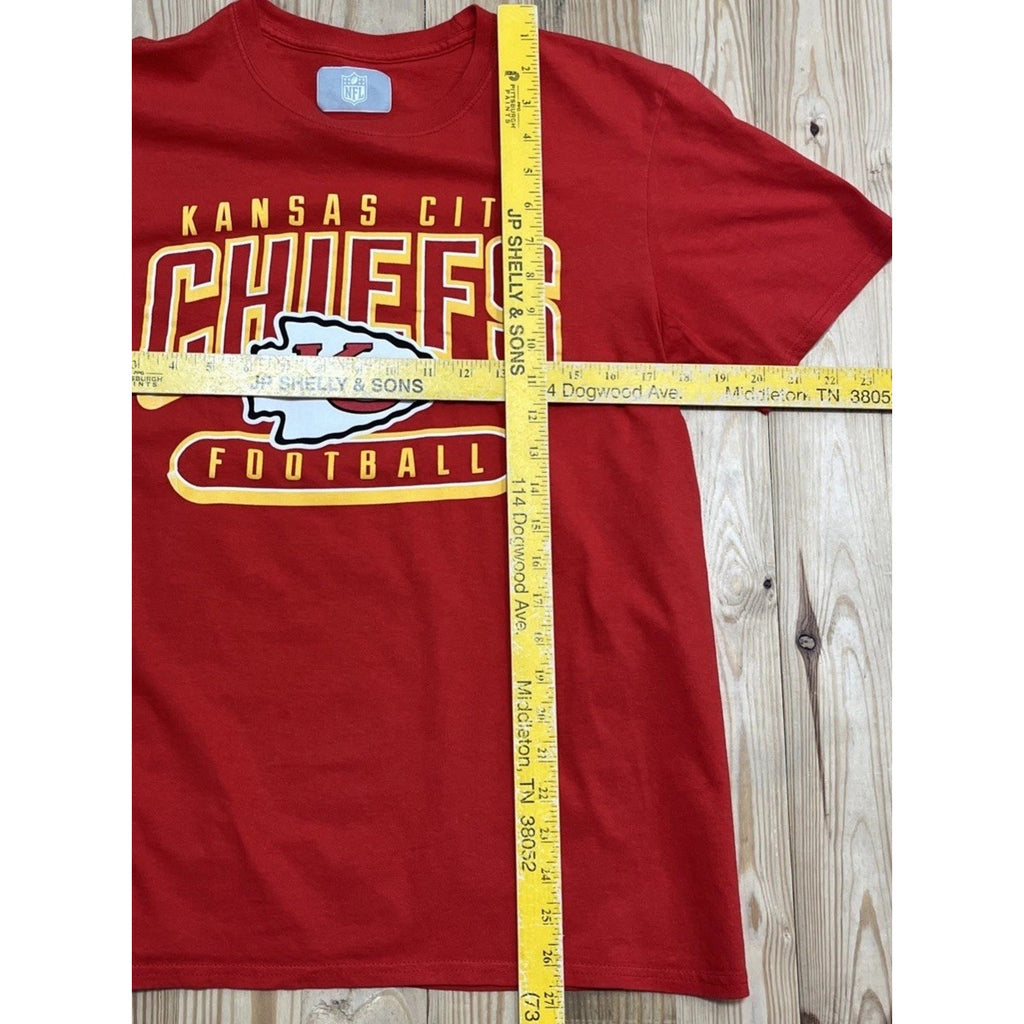 NFL Kansas City Chiefs T-Shirt NFL Red Tee Men’s M Cotton KC Logo Graphic Shirt