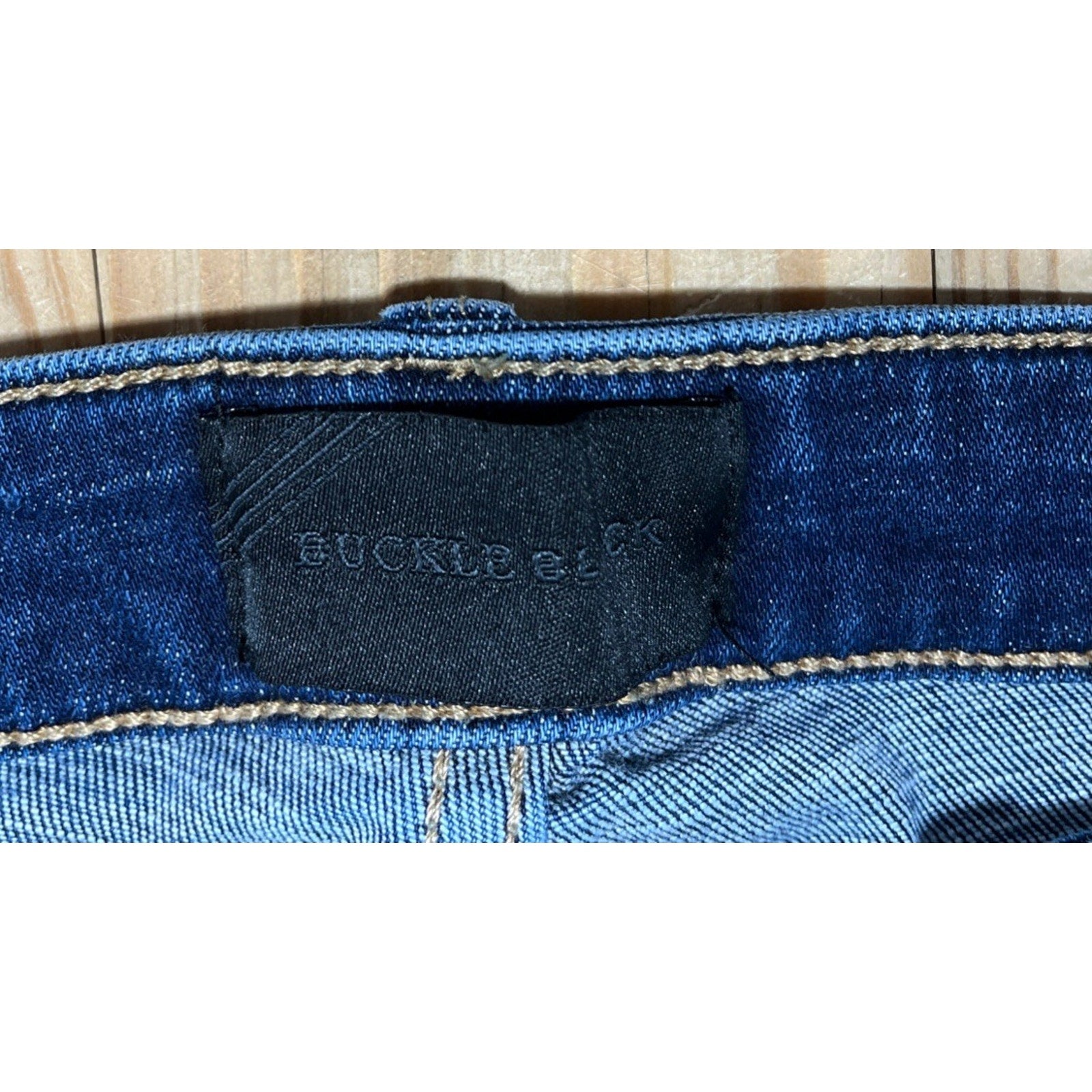 Buckle Black Women's Sz 26x34 Fit No. 53 Straight Leg Blue Denim Jeans Stretch