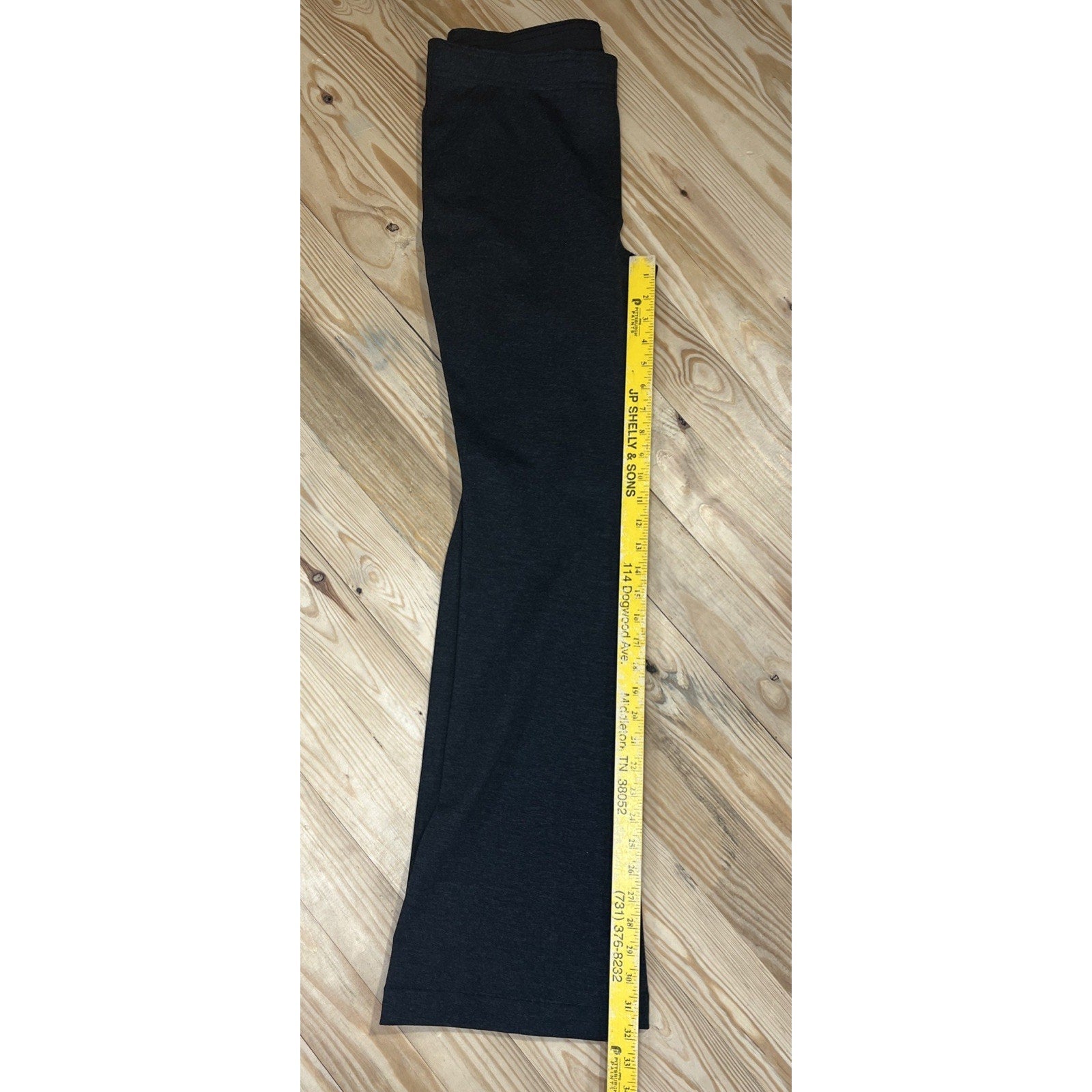 CHICO'S NWT! Dark Heather Gray THE ULTIMATE FIT Ponte Knit Flared Leg Pants Sz 1