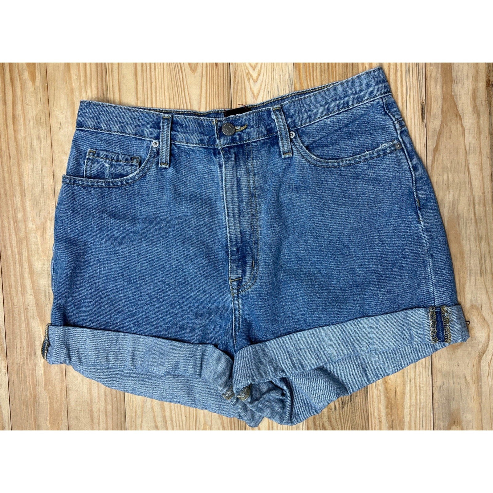 BDG Urban Outfitters Mom High Rise Cuffed Blue Denim Shorts Pockets Women’s 30