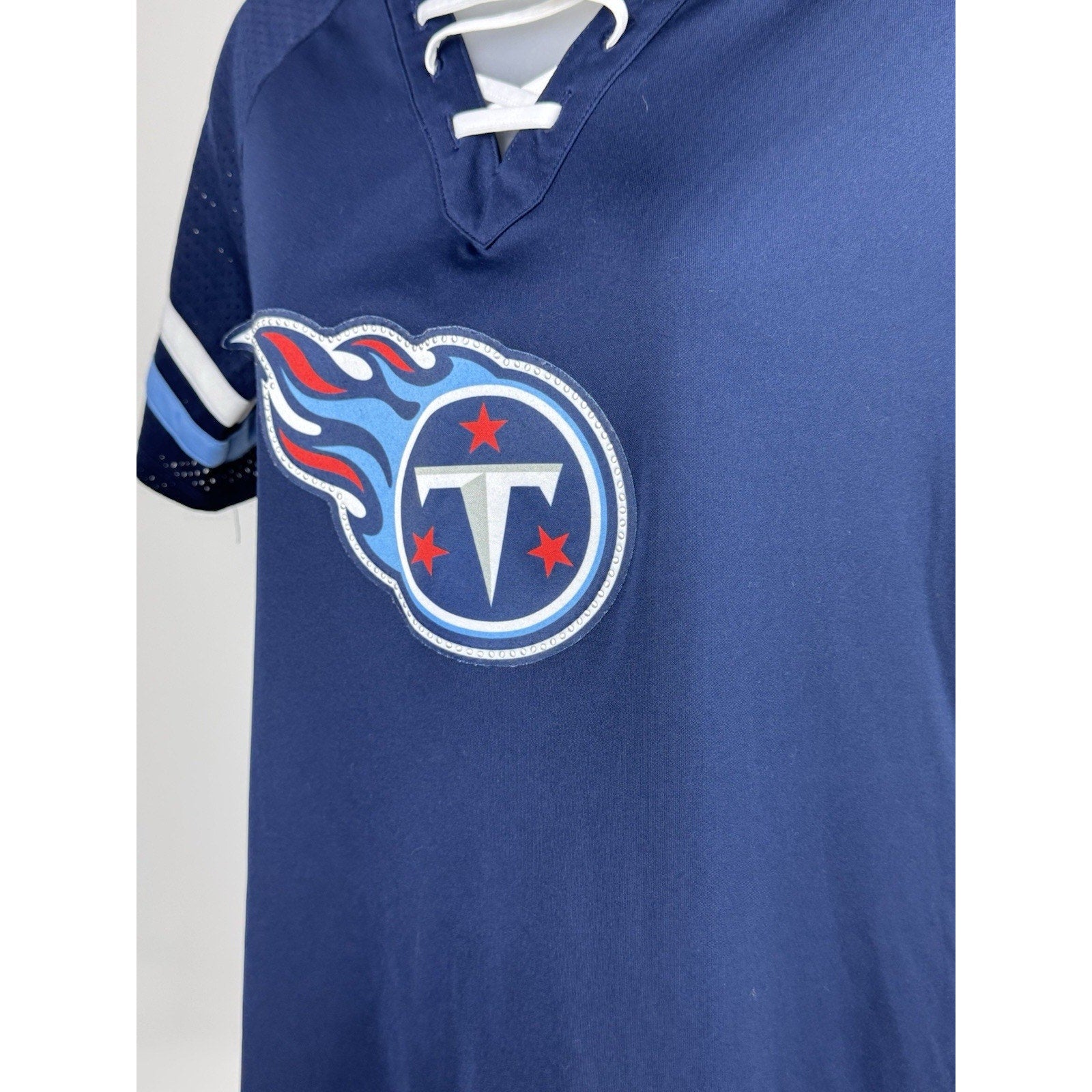 Tennessee Titans Women's NFL Team Apparel Shirt Medium V-neck
